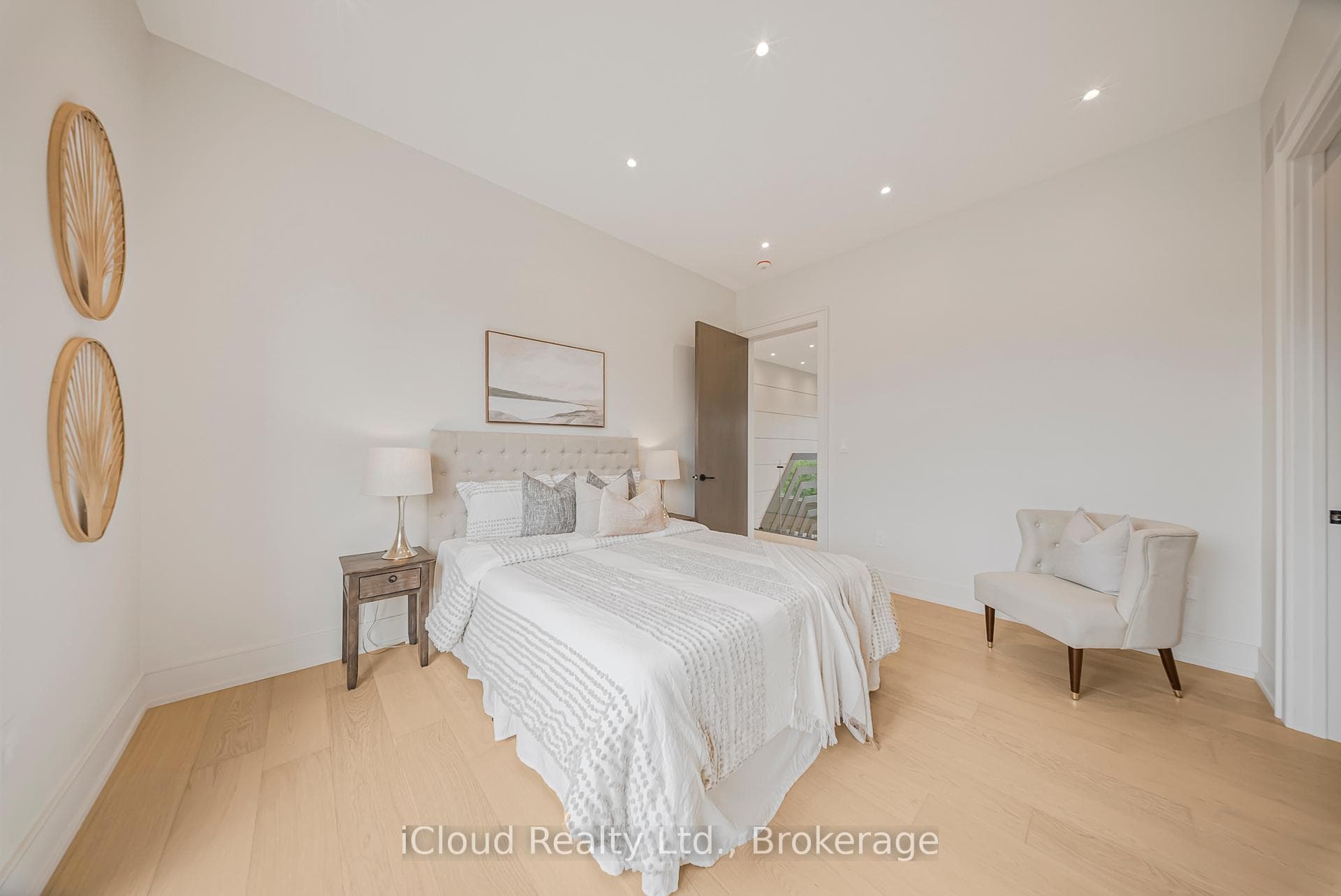1374 Tansley Drive - Detached photo 17 of 46 in Oakville, Ontario