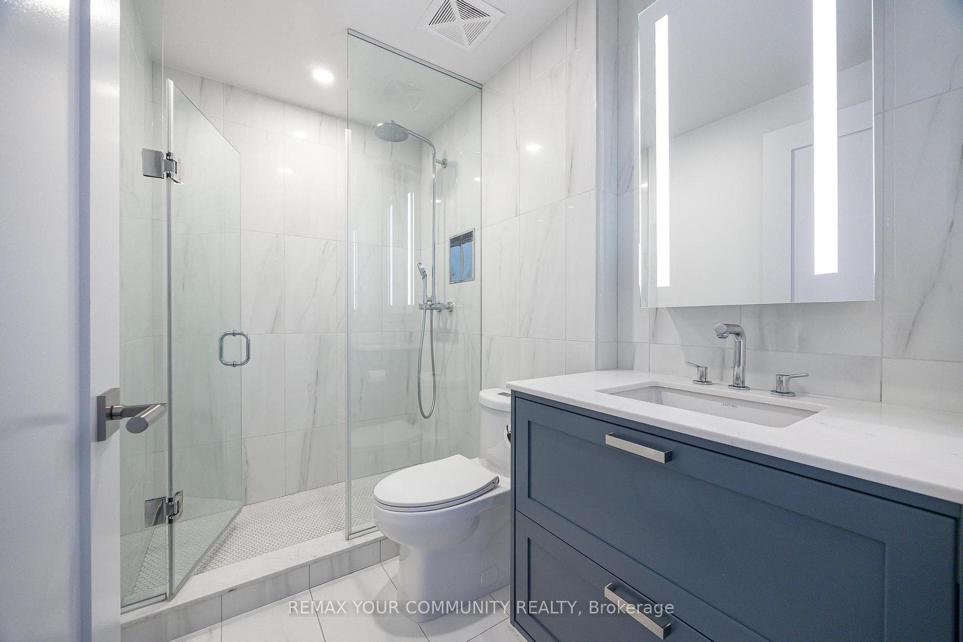 10 Inn On The Park Drive Unit 110 - Condo photo 18 of 38 in Don Mills / Parkwoods / Victoria Village, Ontario