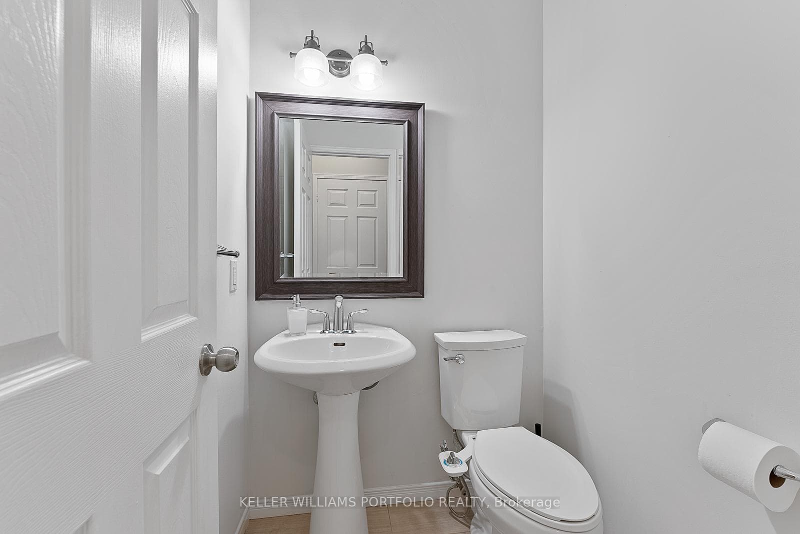 118 Gatwick Drive - Semi-Detached photo 18 of 50 in Oakville, Ontario