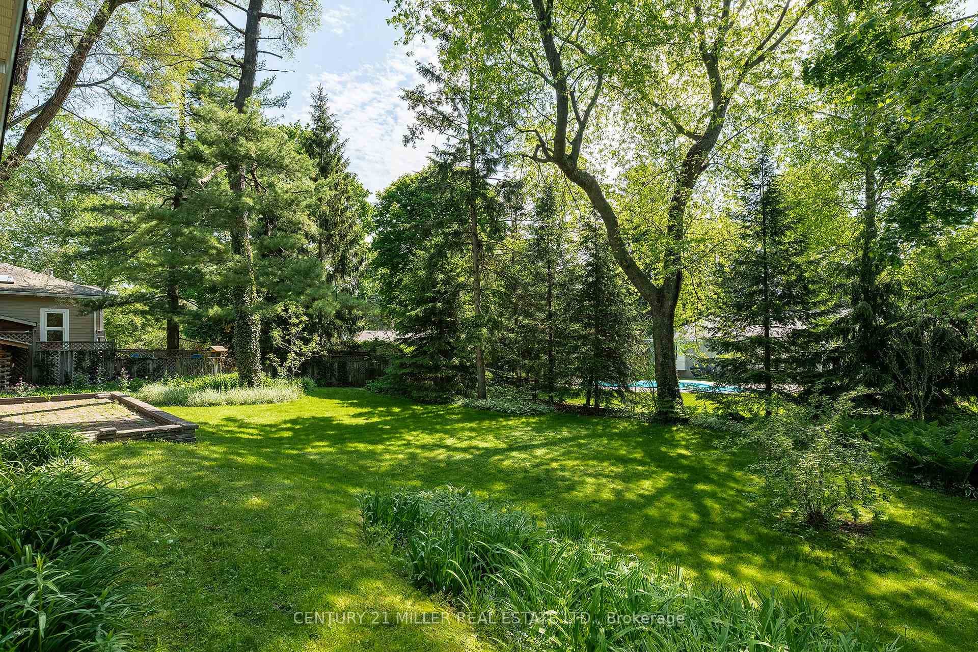 2048 Elmhurst Avenue - Detached photo 9 of 21 in Oakville, Ontario