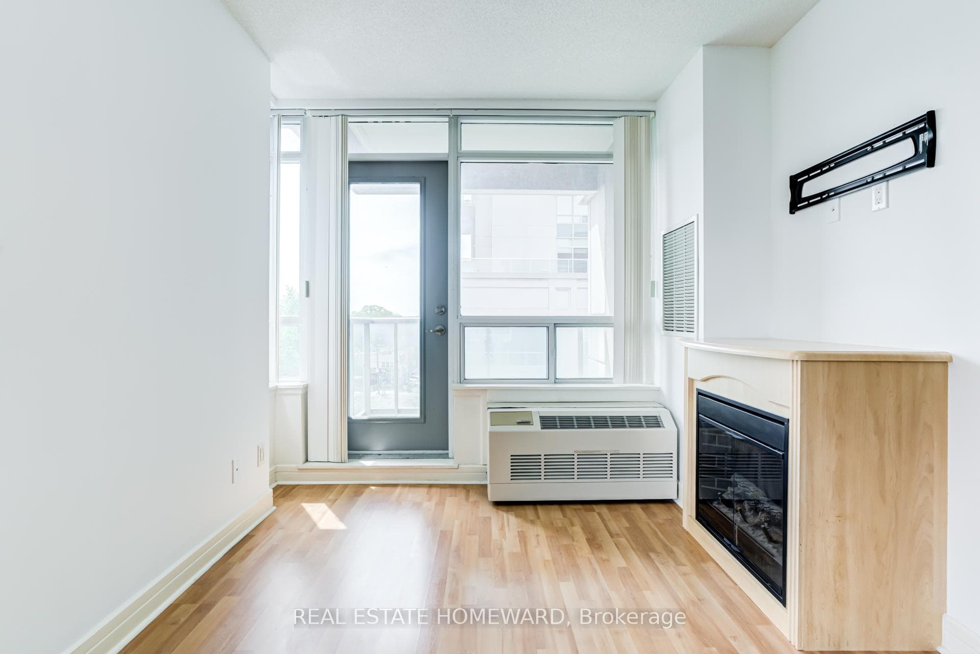 19 Avondale Avenue Unit Up01 - Condo photo 17 of 27 in Willowdale / Newtonbrook, Ontario