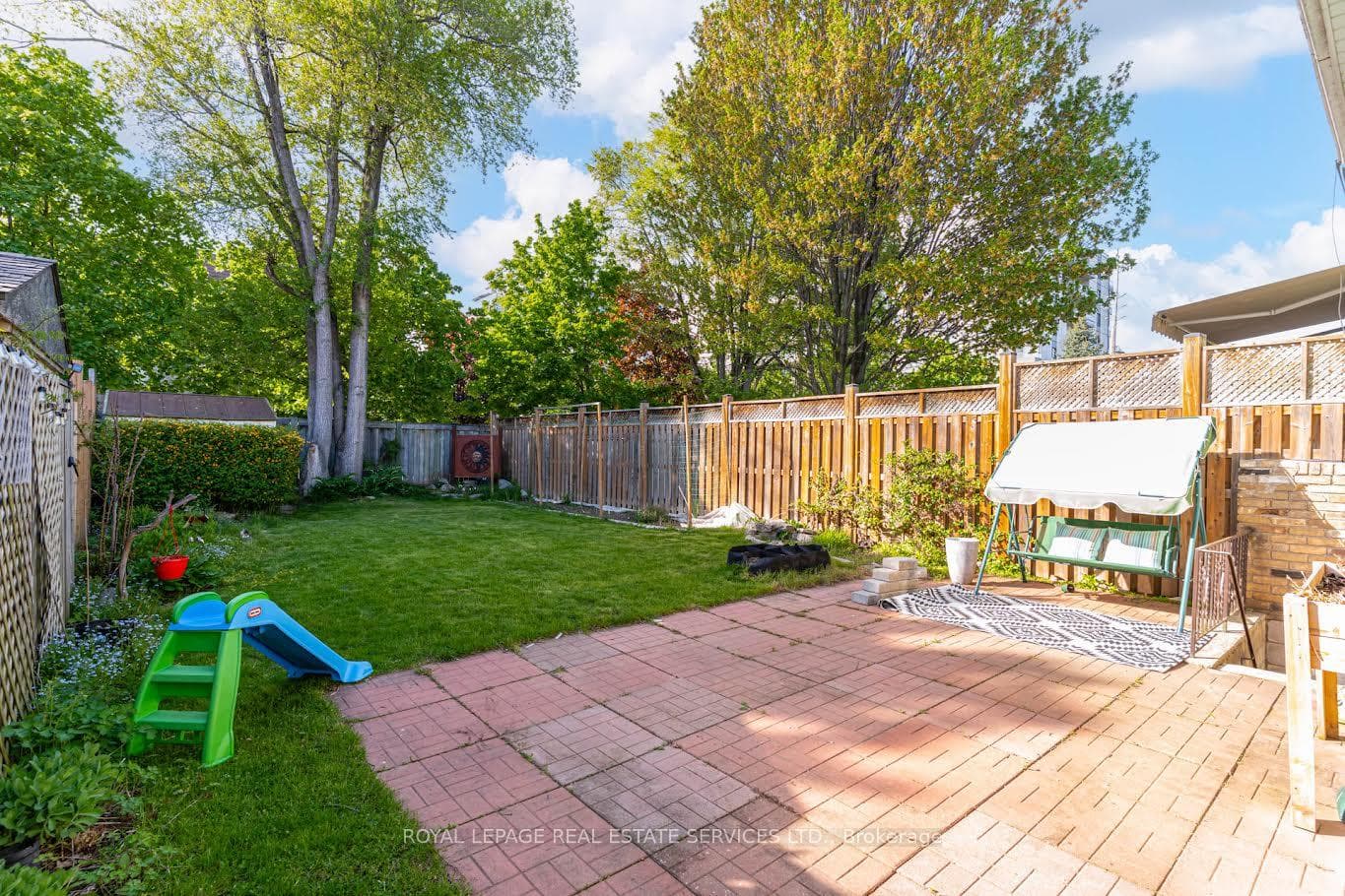 195 Cullum Court - Semi-Detached photo 39 of 43 in Burlington, Ontario