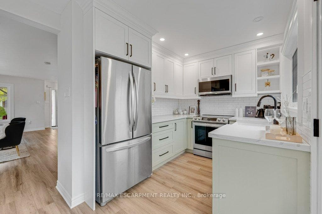 1360 Ashwood Terrace - Detached photo 8 of 39 in Oakville, Ontario