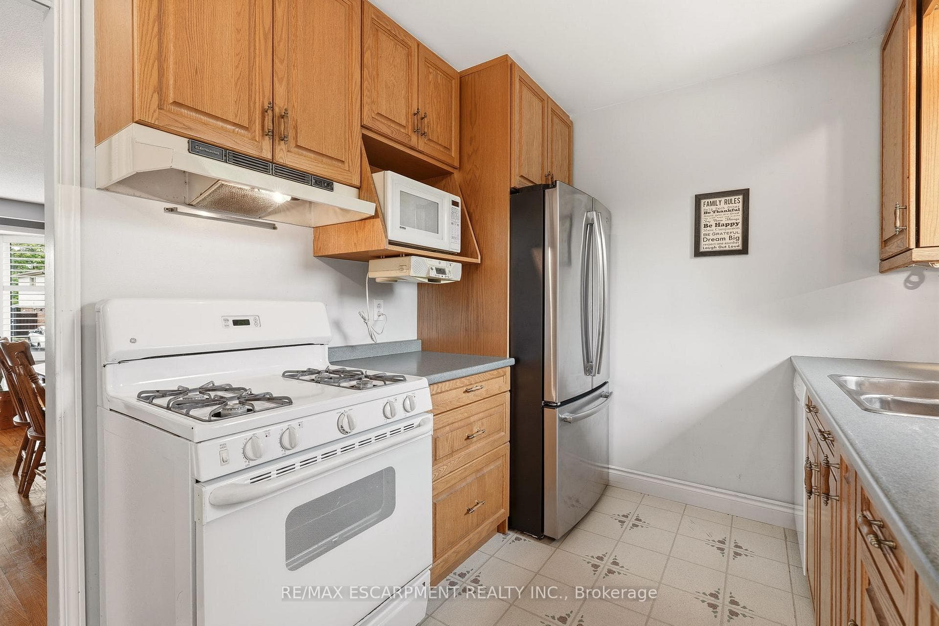 731 Mullin Way - Detached photo 18 of 50 in Burlington, Ontario