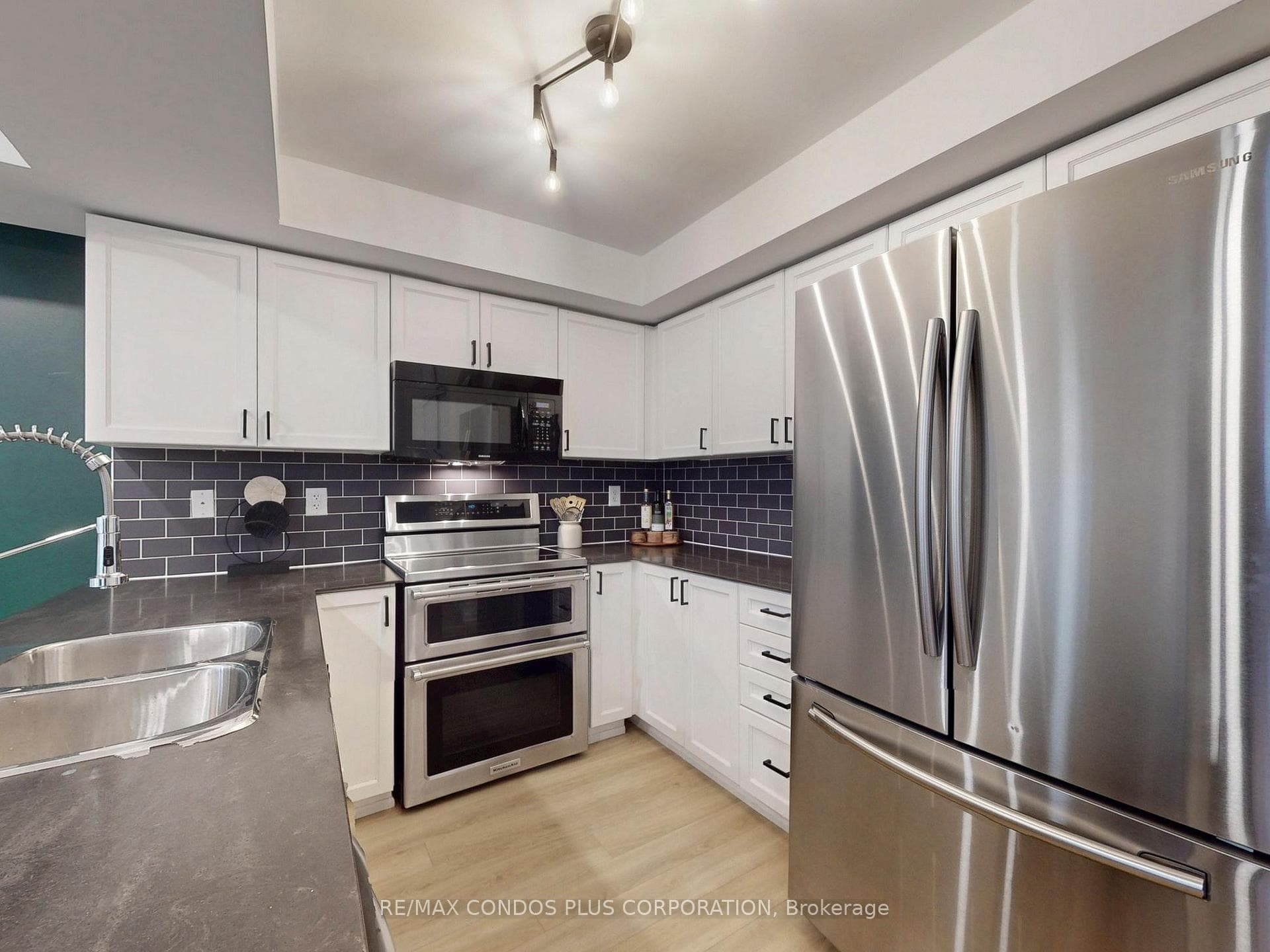 29 Florence Wyle Lane Unit 38 - Condo photo 17 of 43 in Riverdale / Leslieville, Ontario