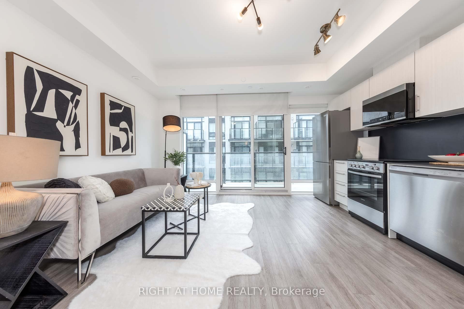 871 Sheppard Avenue Unit 33 - Condo photo 4 of 29 in North York (Bathurst Manor / Clanton Park), Ontario