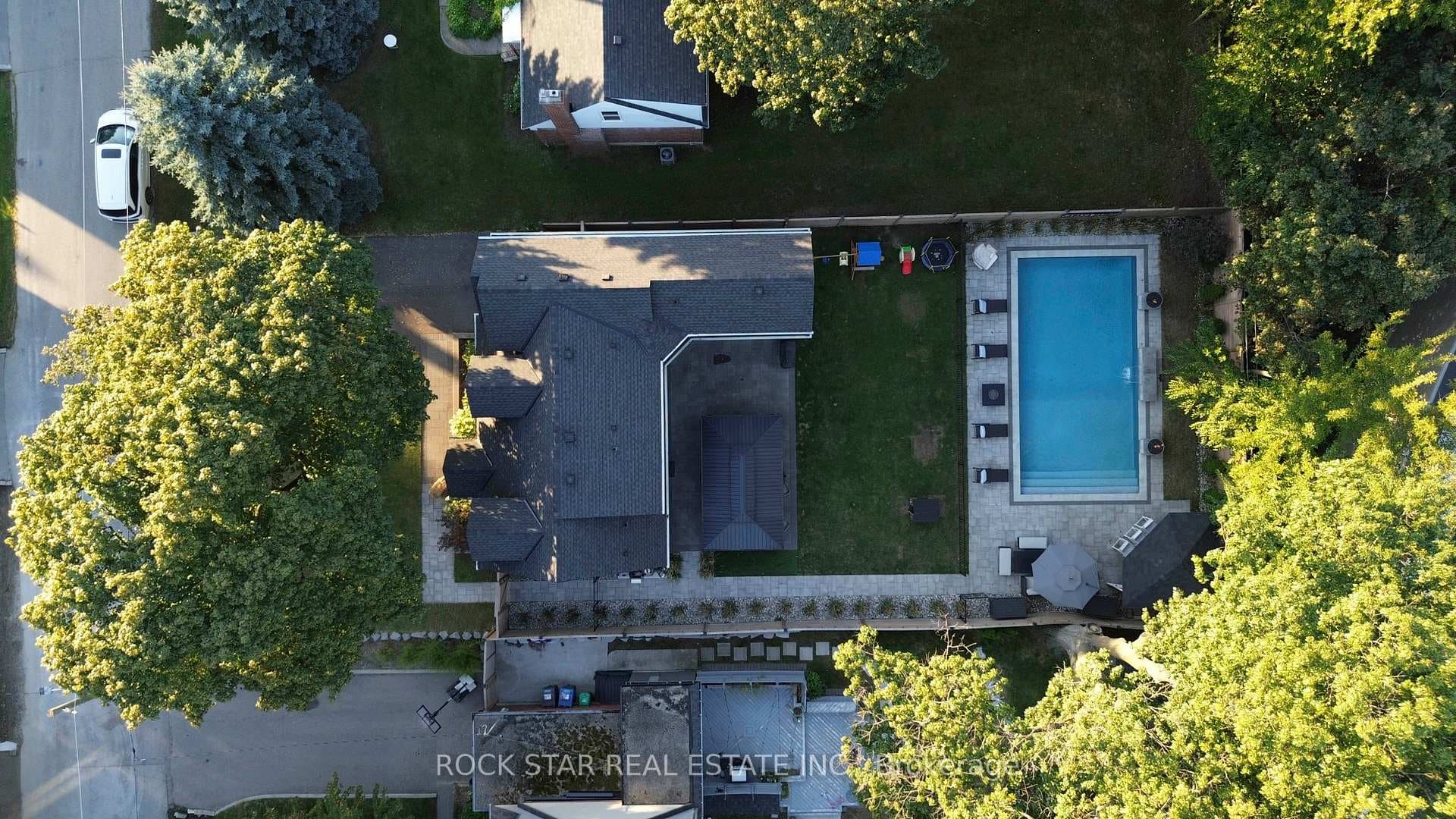 2055 Courtland Crescent - Detached photo 35 of 40 in Mississauga, Ontario