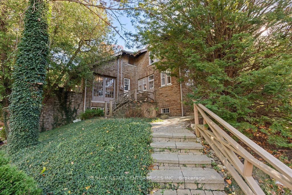 1520 Pinetree Crescent - Detached photo 31 of 37 in Mississauga, Ontario
