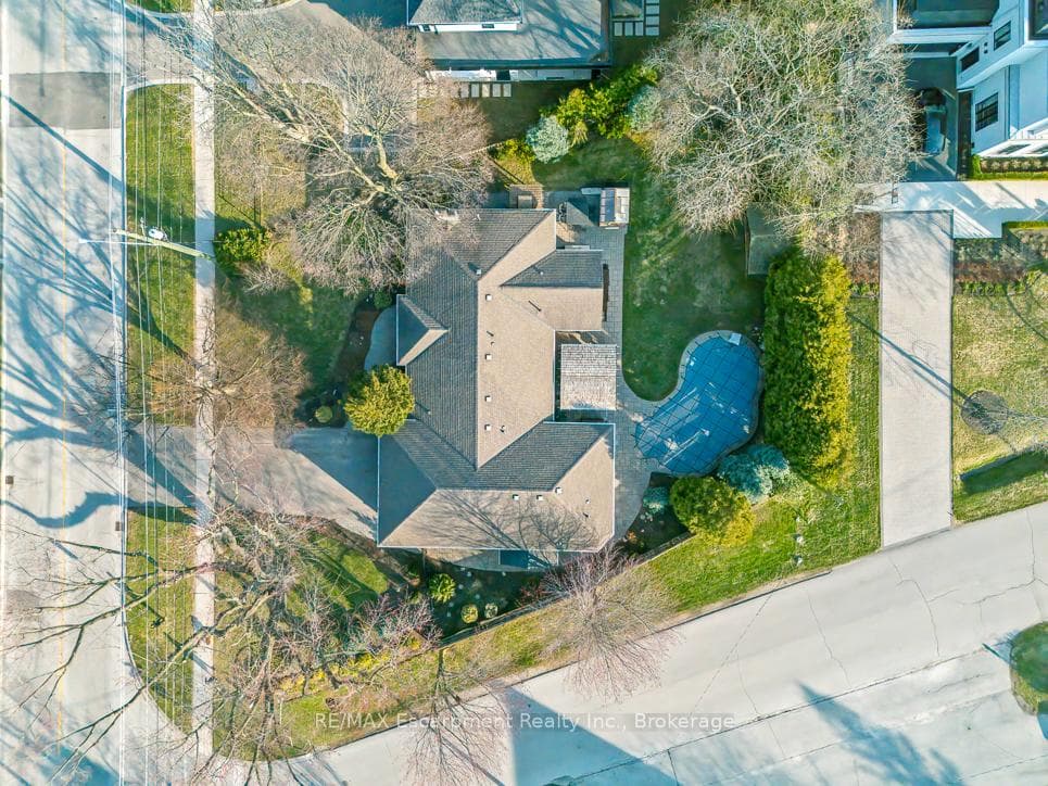 214 MAPLE GROVE Drive - Detached photo 48 of 49 in Oakville, Ontario