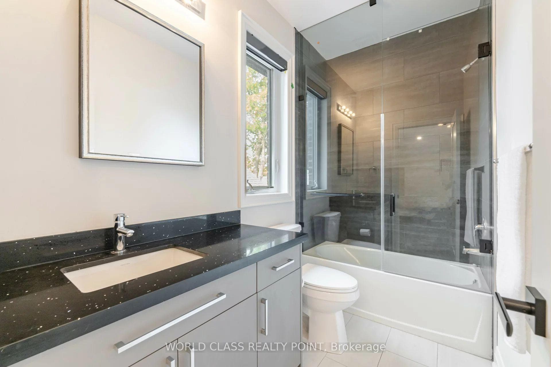 560 Woodview Road - Detached photo 30 of 39 in Burlington, Ontario