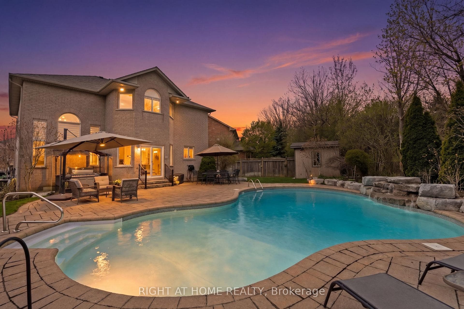 2275 Whitecliffe Way - Detached photo 2 of 38 in Oakville, Ontario