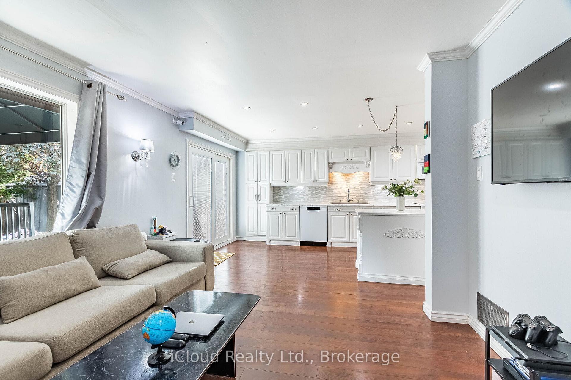 52 Buttercup Lane - Detached photo 12 of 41 in Brampton, Ontario