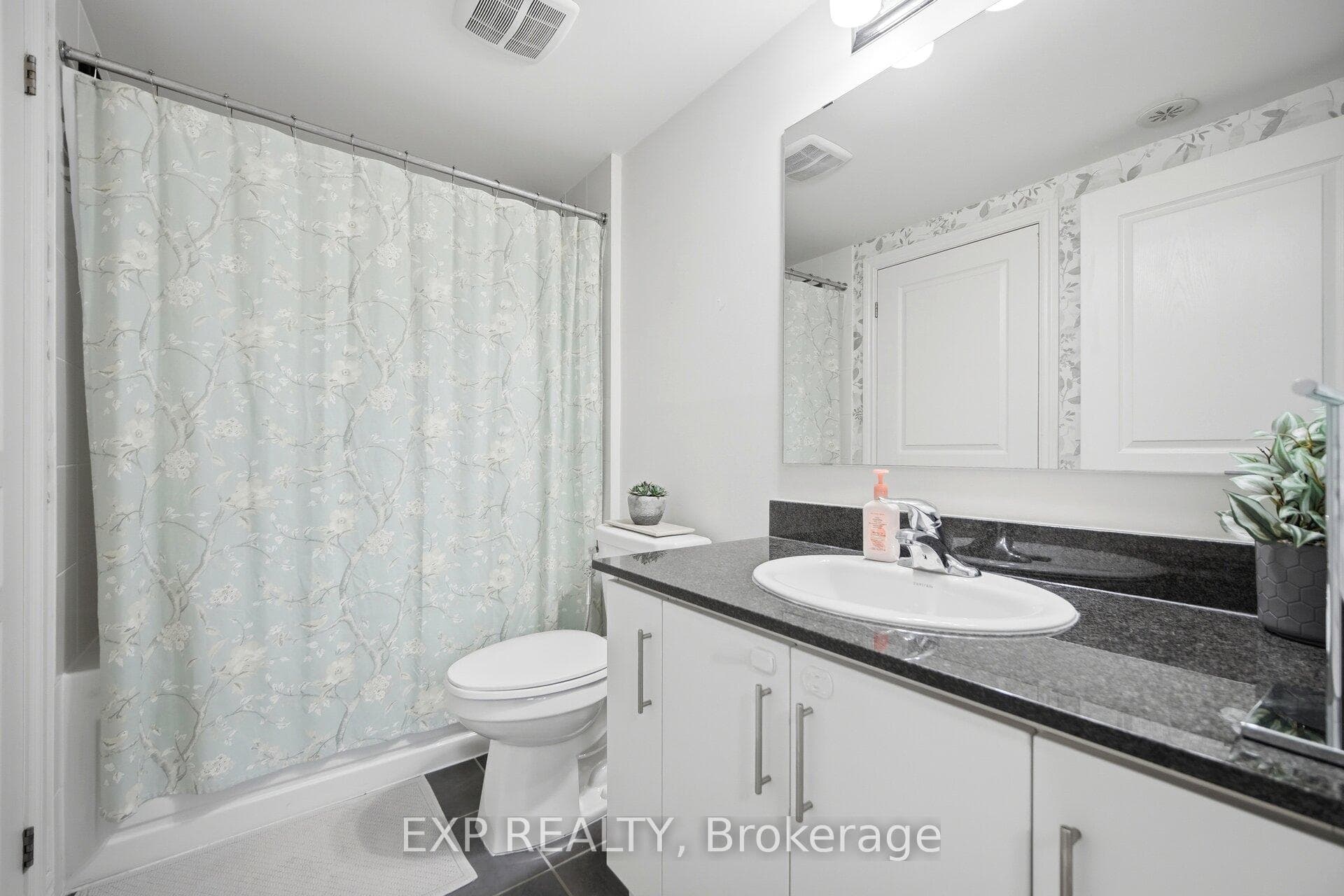 110 Caledonia Park Road Unit 2 - Condo photo 24 of 38 in Keelesdale / Eglinton West, Ontario