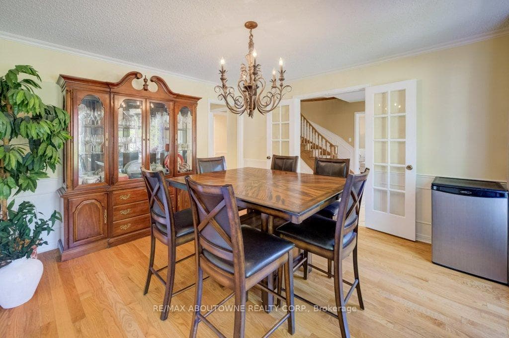 1300 Old Bridle Path - Detached photo 6 of 43 in Oakville, Ontario