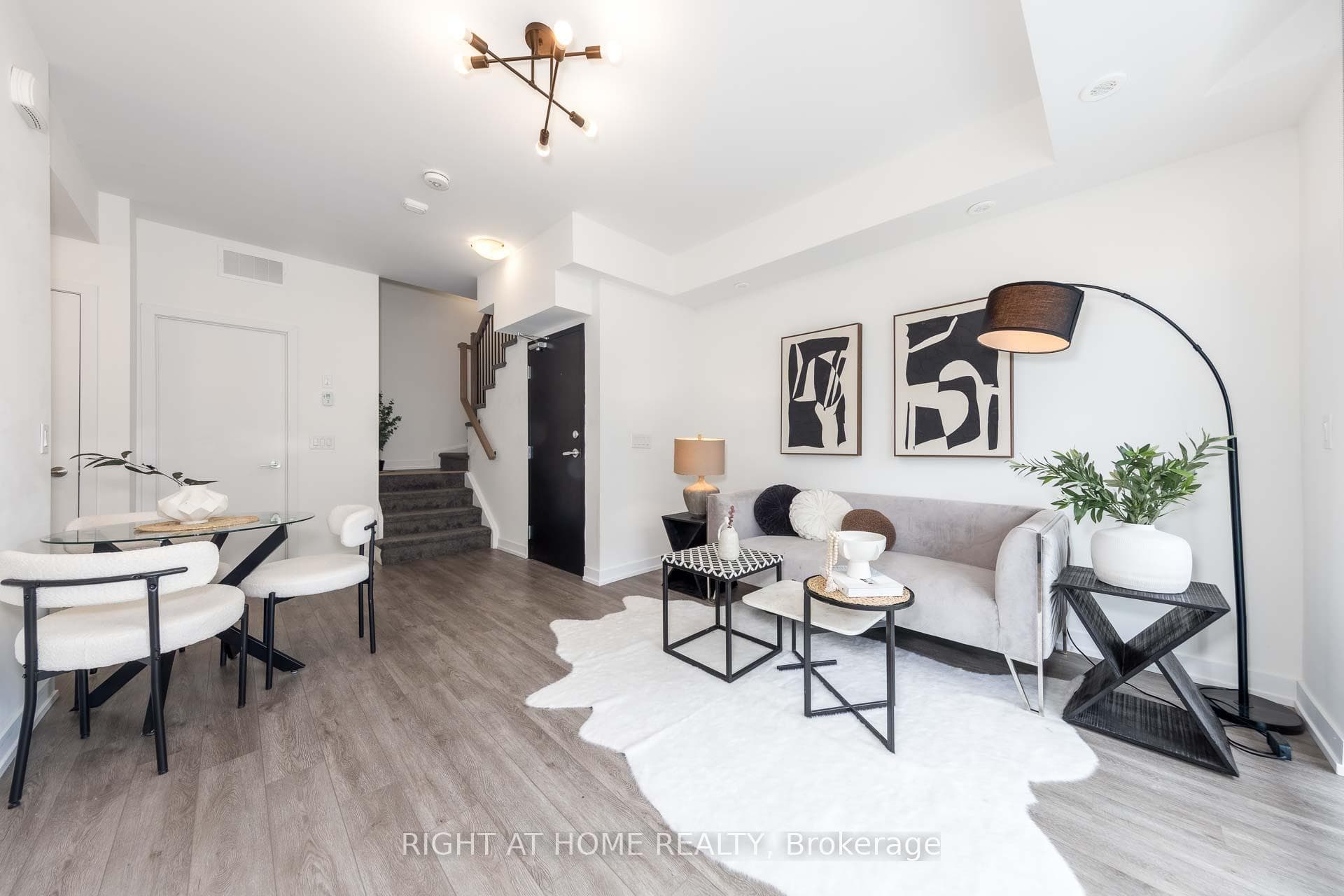 871 Sheppard Avenue Unit 33 - Condo photo 1 of 29 in North York (Bathurst Manor / Clanton Park), Ontario