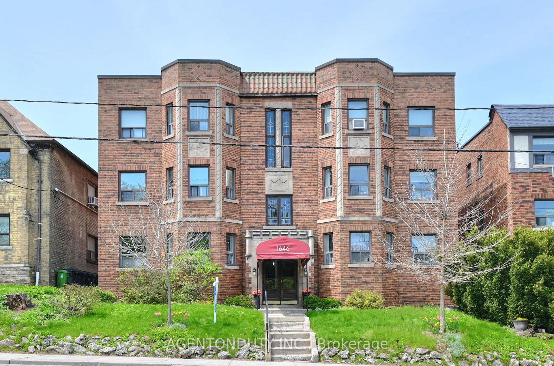 1646 Bathurst Street Unit 17 - home for sale in Forest Hill / Deer Park, Ontario