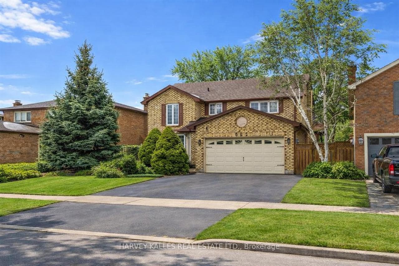 682 Willowbank Trail, Mississauga — home with in-law suite