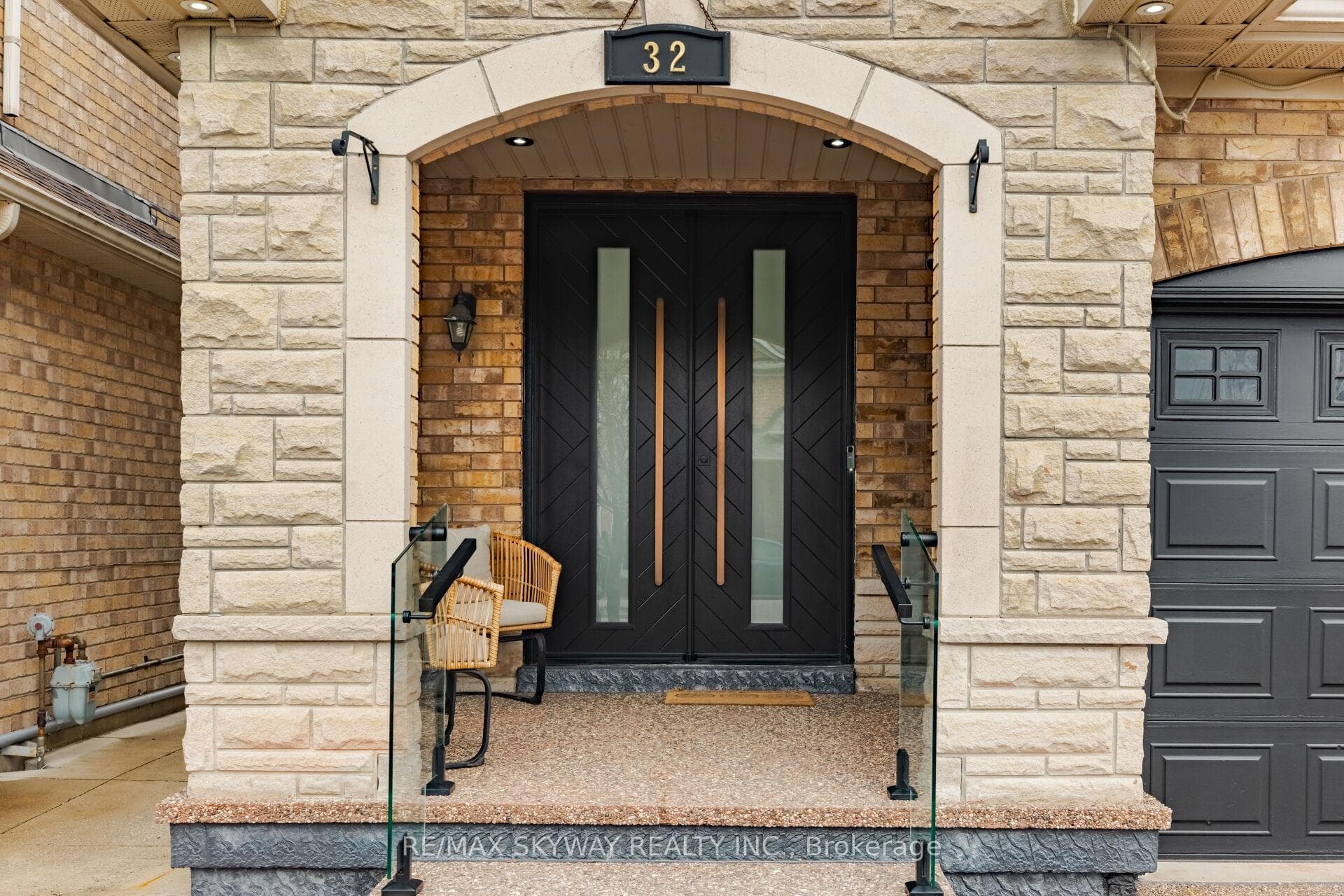 32 Lady Belle Crescent - Detached photo 4 of 49 in Brampton, Ontario