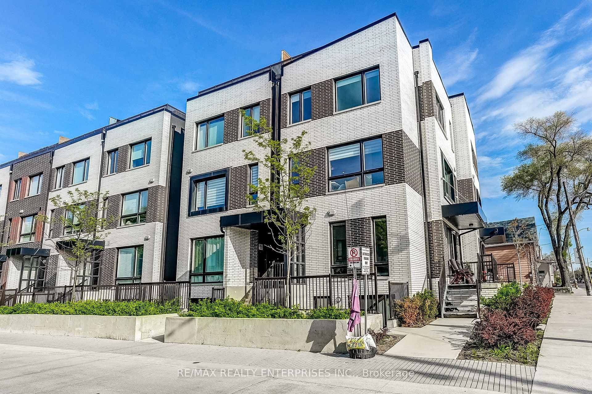 40 Ed Clark Gardens Unit 16 - Condo photo 2 of 31 in Keelesdale / Eglinton West, Ontario