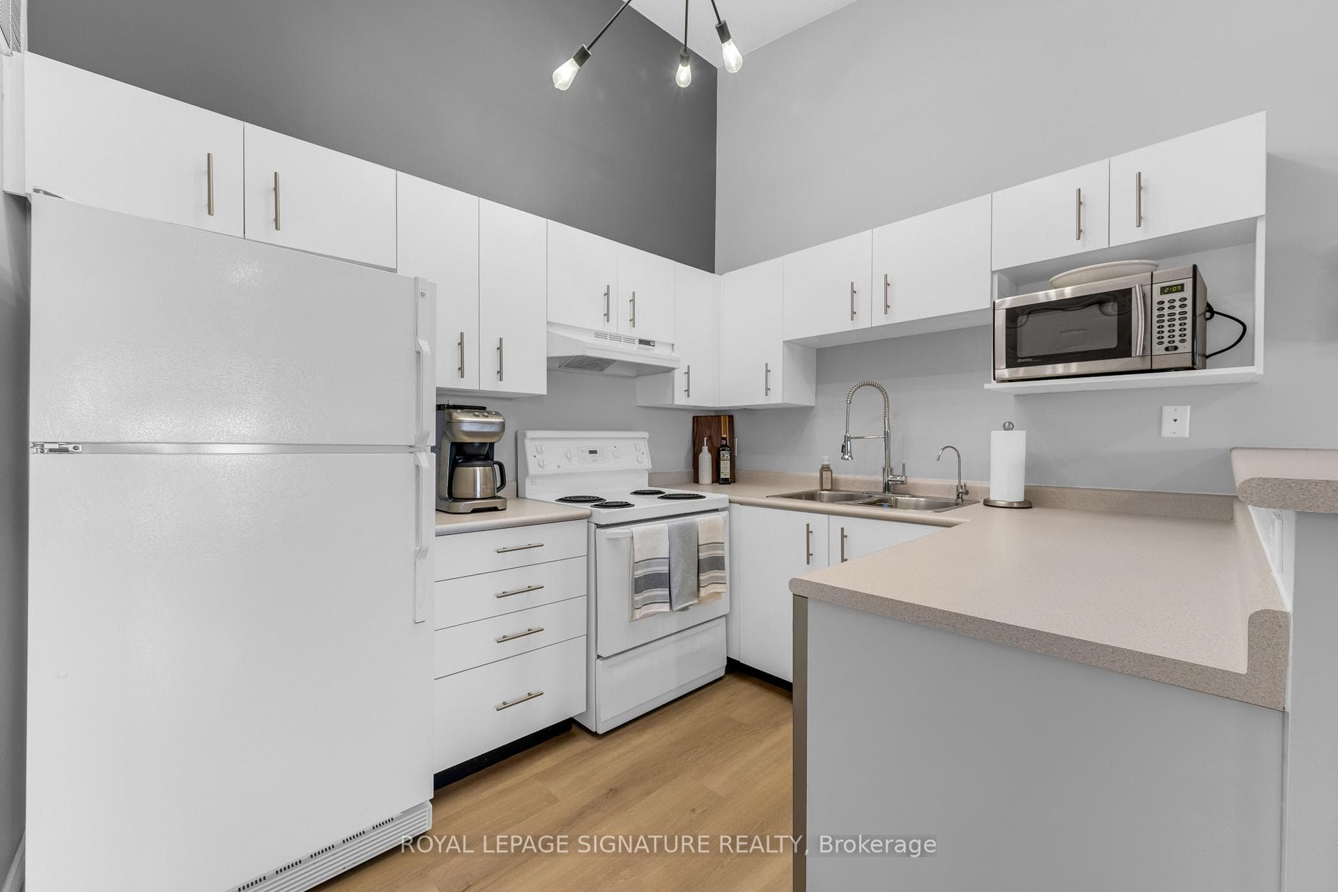4005 Kilmer Drive Unit 410 - Condo photo 10 of 22 in Burlington, Ontario
