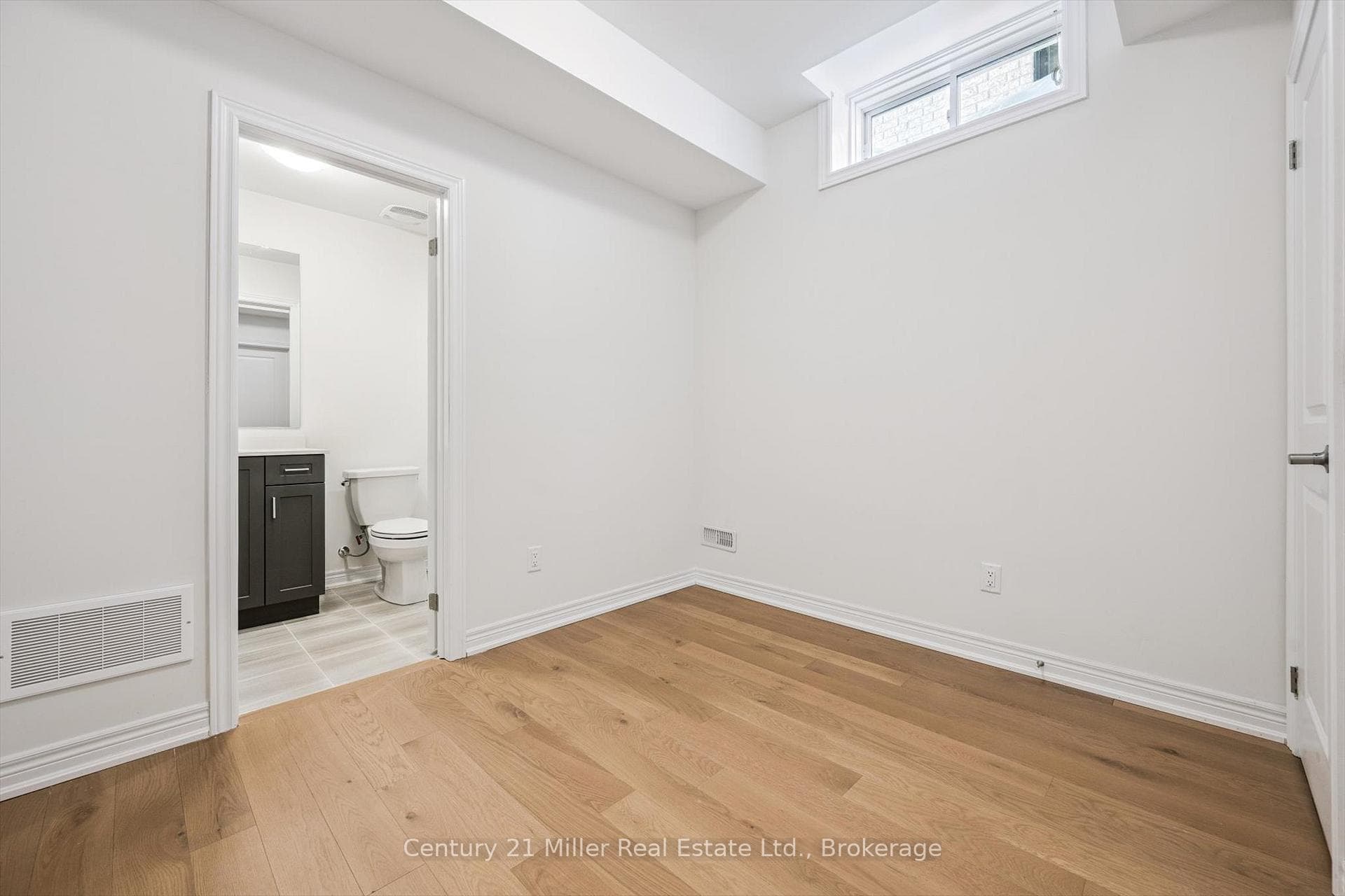 3199 Sixth Line - Townhouse photo 32 of 38 in Oakville, Ontario