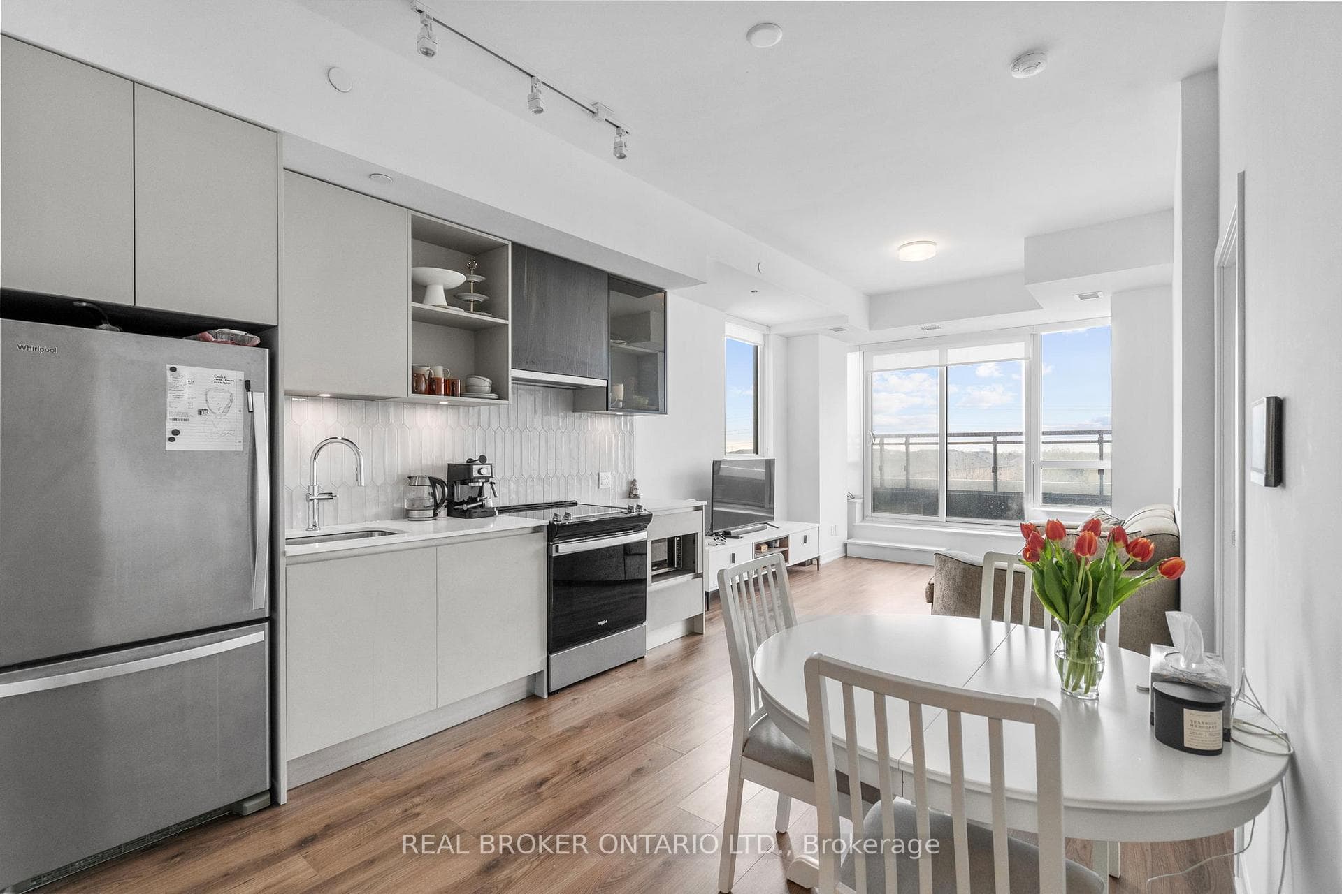 405 Dundast Street Unit 328 - Condo photo 13 of 33 in Oakville, Ontario