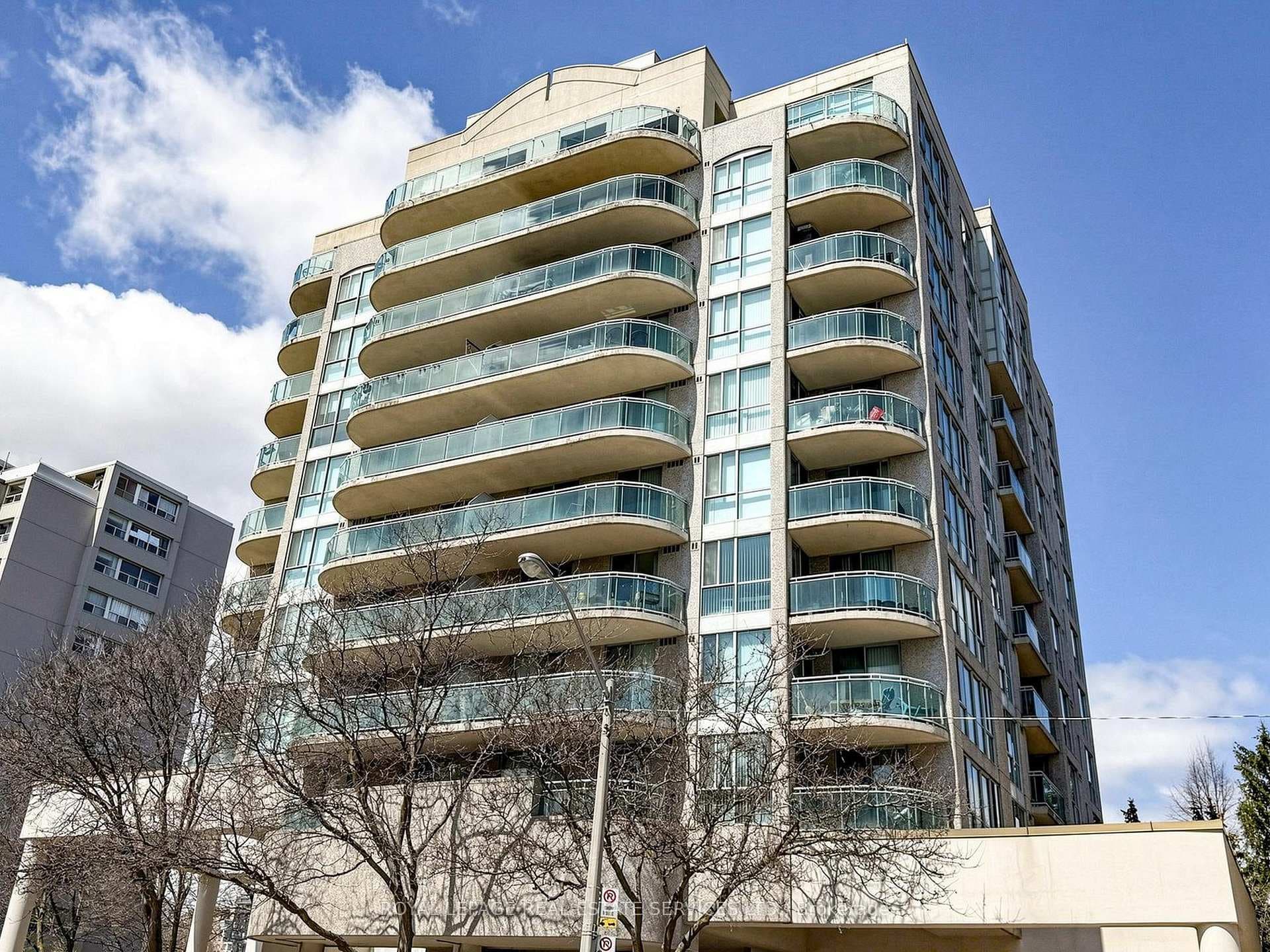 398 Eglinton Avenue Unit 203 - Condo photo 3 of 45 in Leaside / Davisville, Ontario