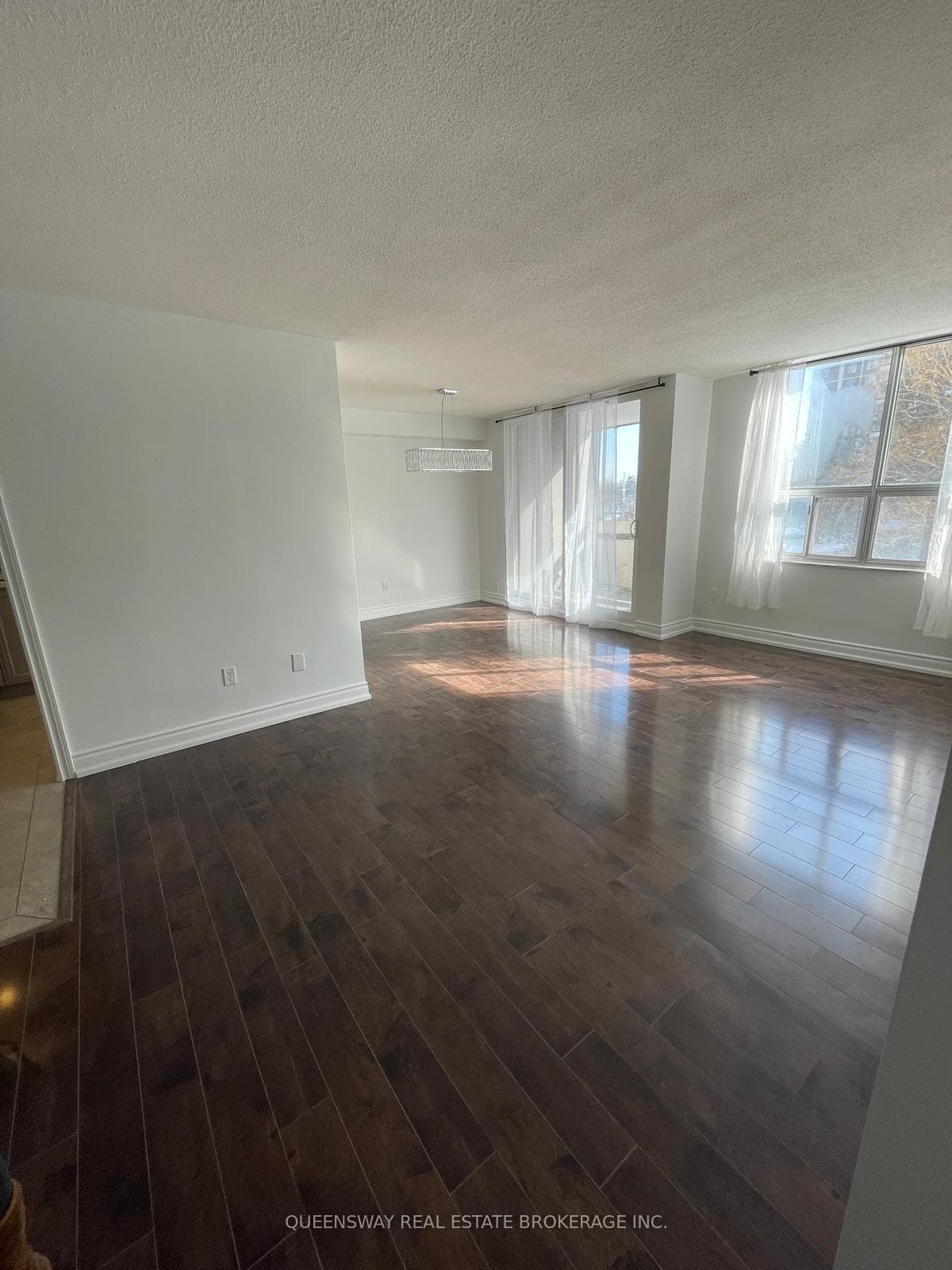 10 Edgecliff Golfway Unit 504 - Condo photo 12 of 17 in Flemingdon Park / Don Mills, Ontario