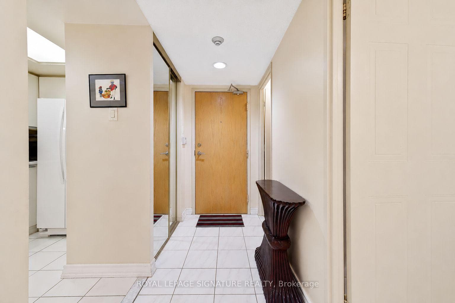 5 Kenneth Avenue Unit 205 - Condo photo 2 of 39 in Willowdale / Newtonbrook, Ontario