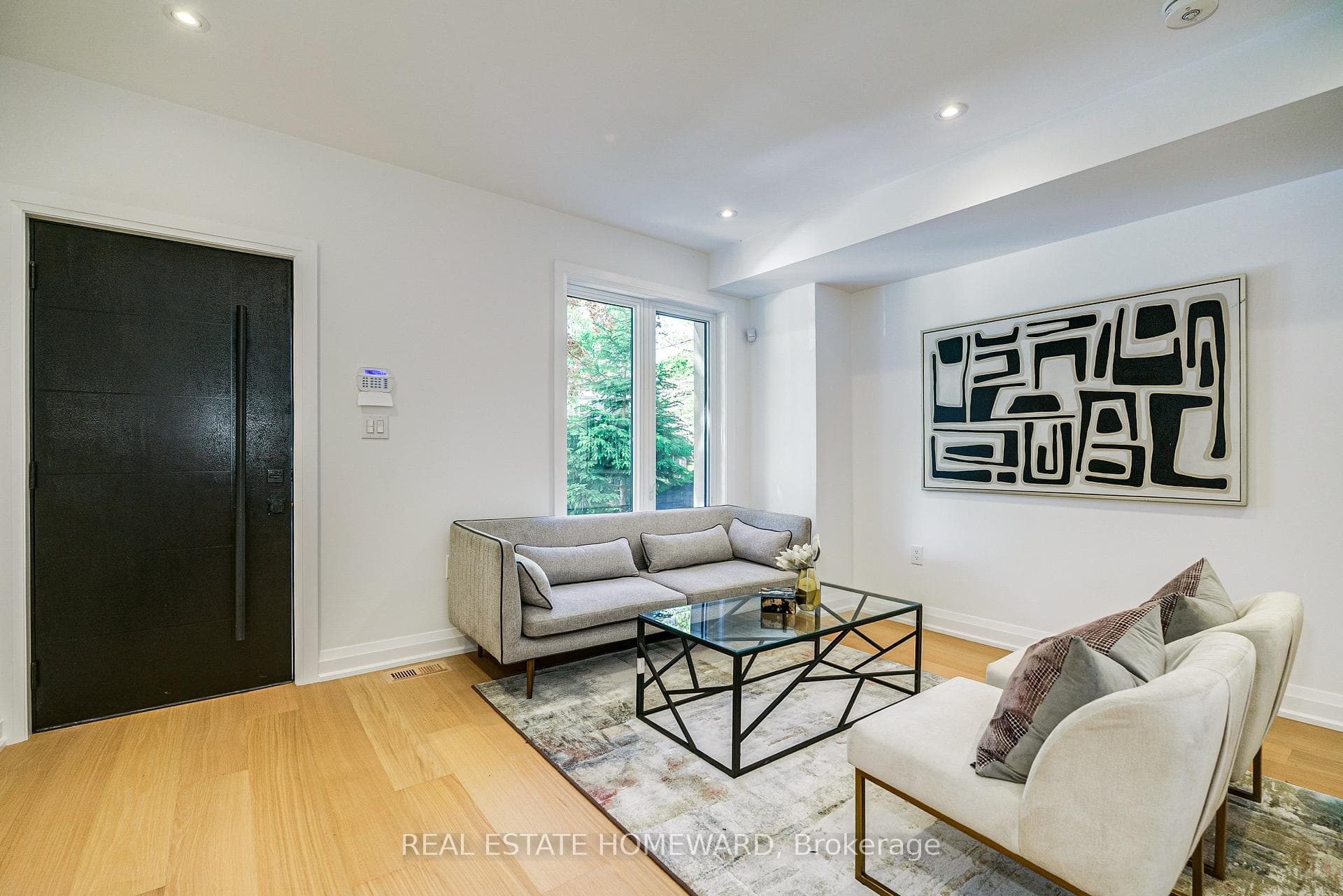 28 Richard Avenue - Semi-Detached photo 4 of 40 in Riverdale / Leslieville, Ontario