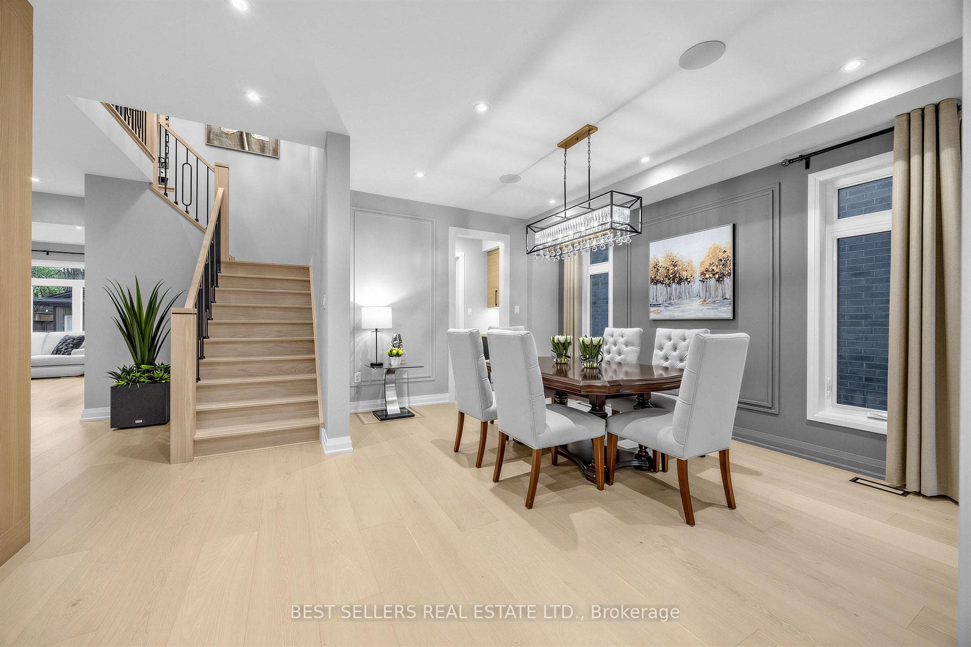 395 Klein Circle - Detached photo 7 of 38 in Hamilton, Ontario