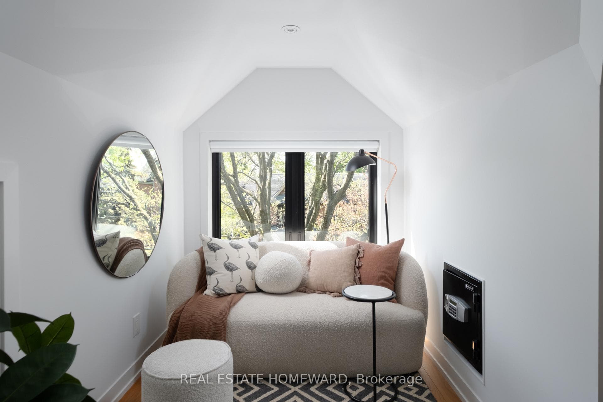 204 Bain Avenue - Semi-Detached photo 23 of 47 in Riverdale / Leslieville, Ontario