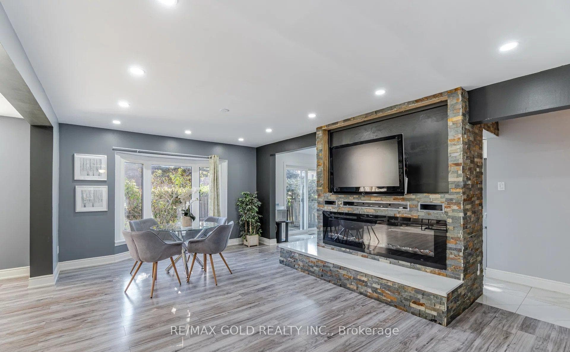 21 Nottingham Crescent - Detached photo 7 of 21 in Brampton, Ontario