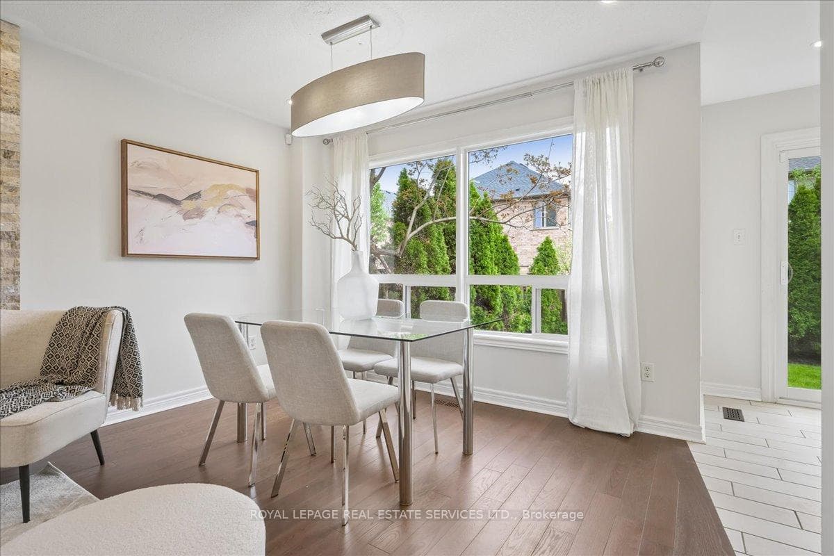 1493 Derby County Crescent - Detached photo 11 of 43 in Oakville, Ontario