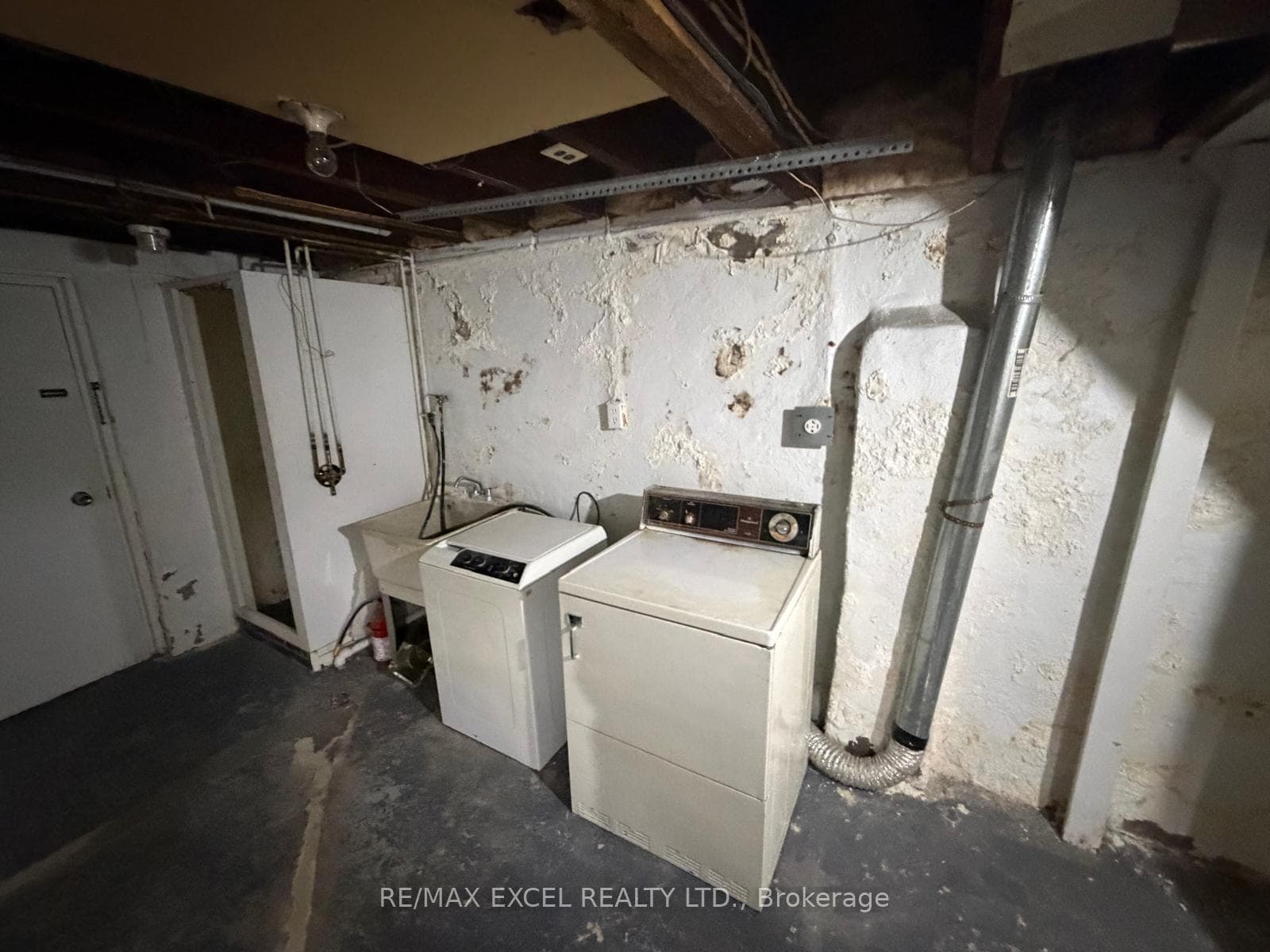 515 Warden Avenue Unit Main Flr & Bsmt, Unit A - Detached photo 12 of 17 in Birch Cliff / Cliffside, Ontario