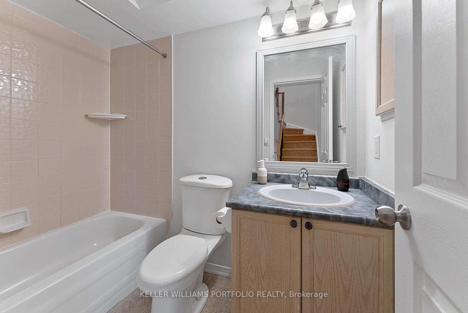 118 Gatwick Drive - Semi-Detached photo 32 of 50 in Oakville, Ontario