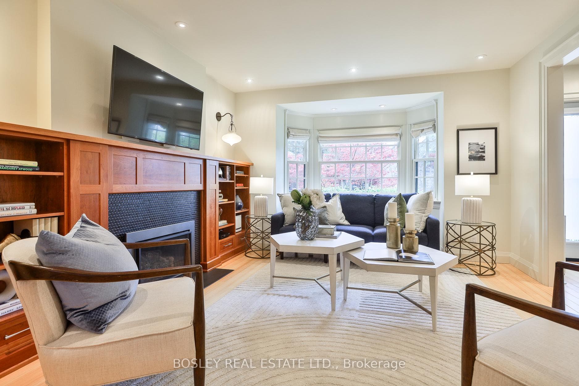 164 Hanna Road - Detached photo 4 of 39 in Flemingdon Park / Don Mills, Ontario