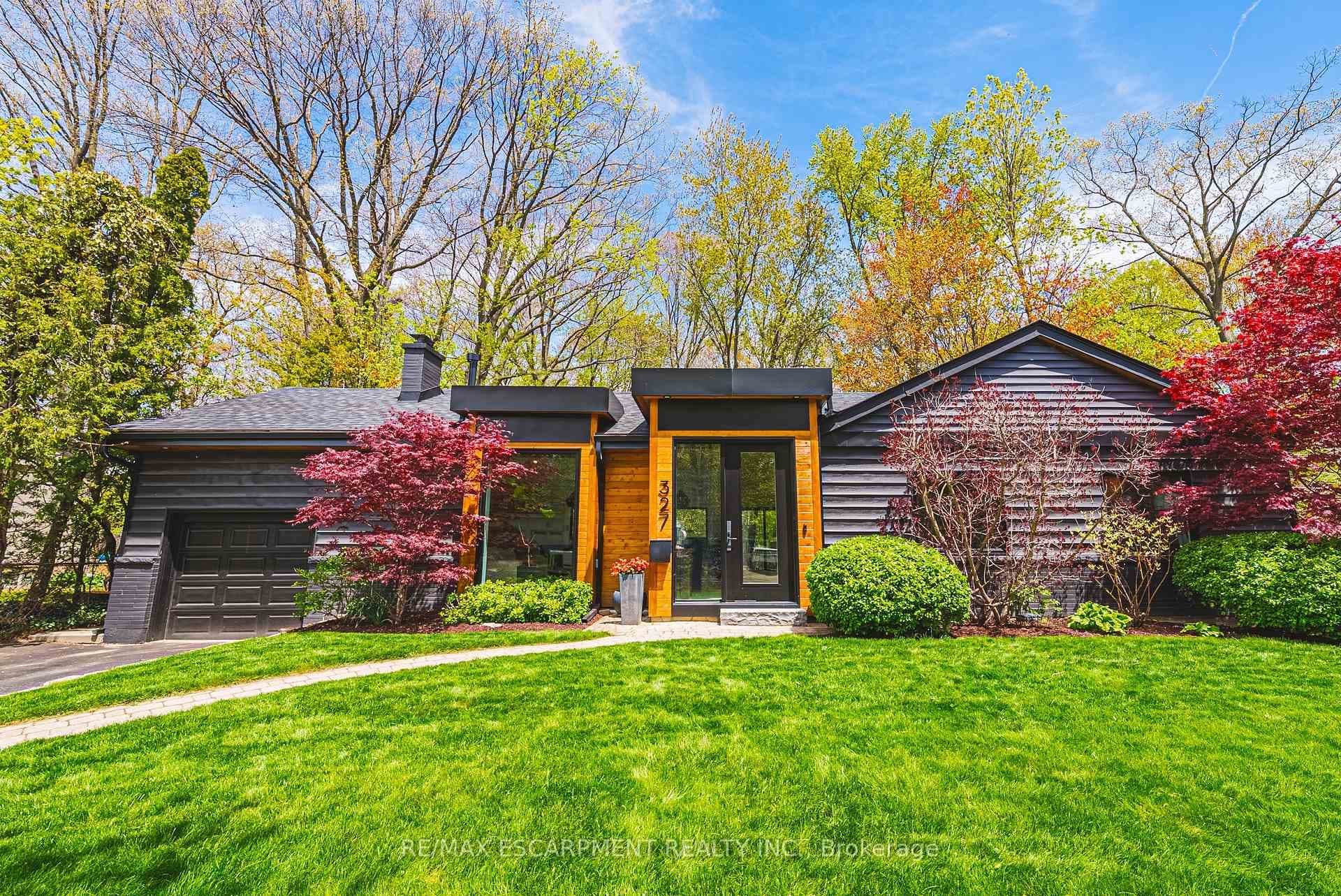 327 Goodram Drive - Detached photo 1 of 50 in Burlington, Ontario