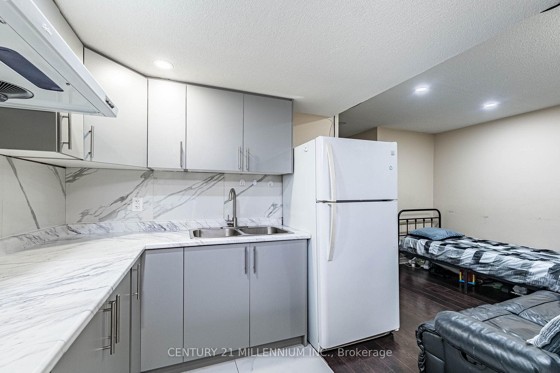 100 Monaco Court - Townhouse photo 32 of 50 in Brampton, Ontario