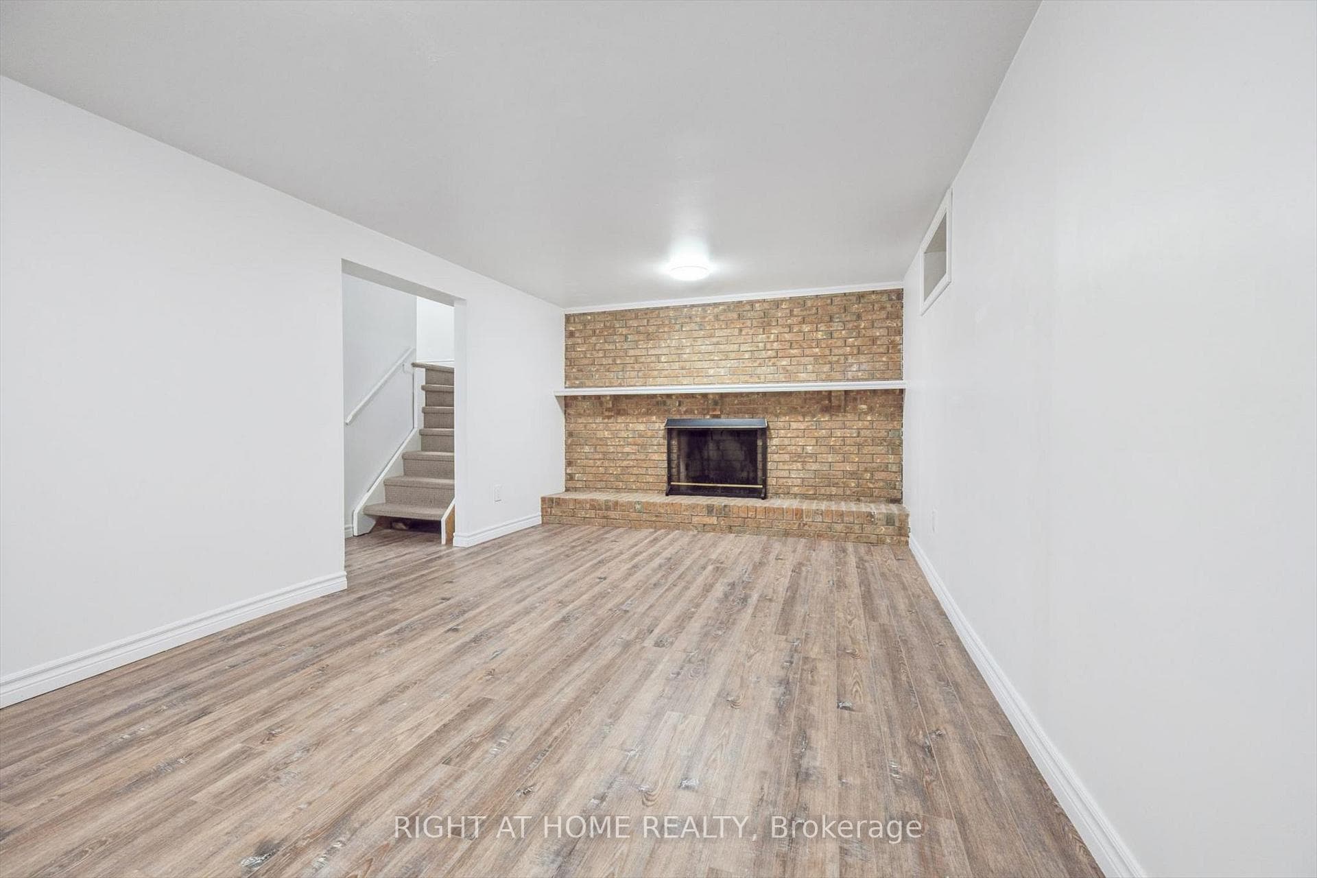 2432 Malcolm Crescent - Detached photo 29 of 35 in Burlington, Ontario