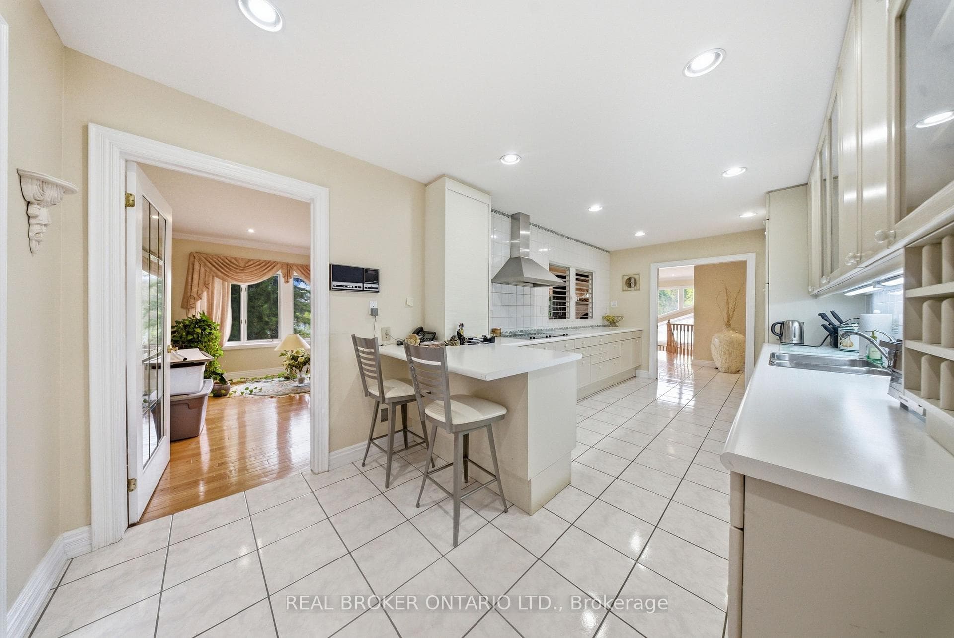 529 Conservation Drive - Detached photo 9 of 45 in Brampton, Ontario