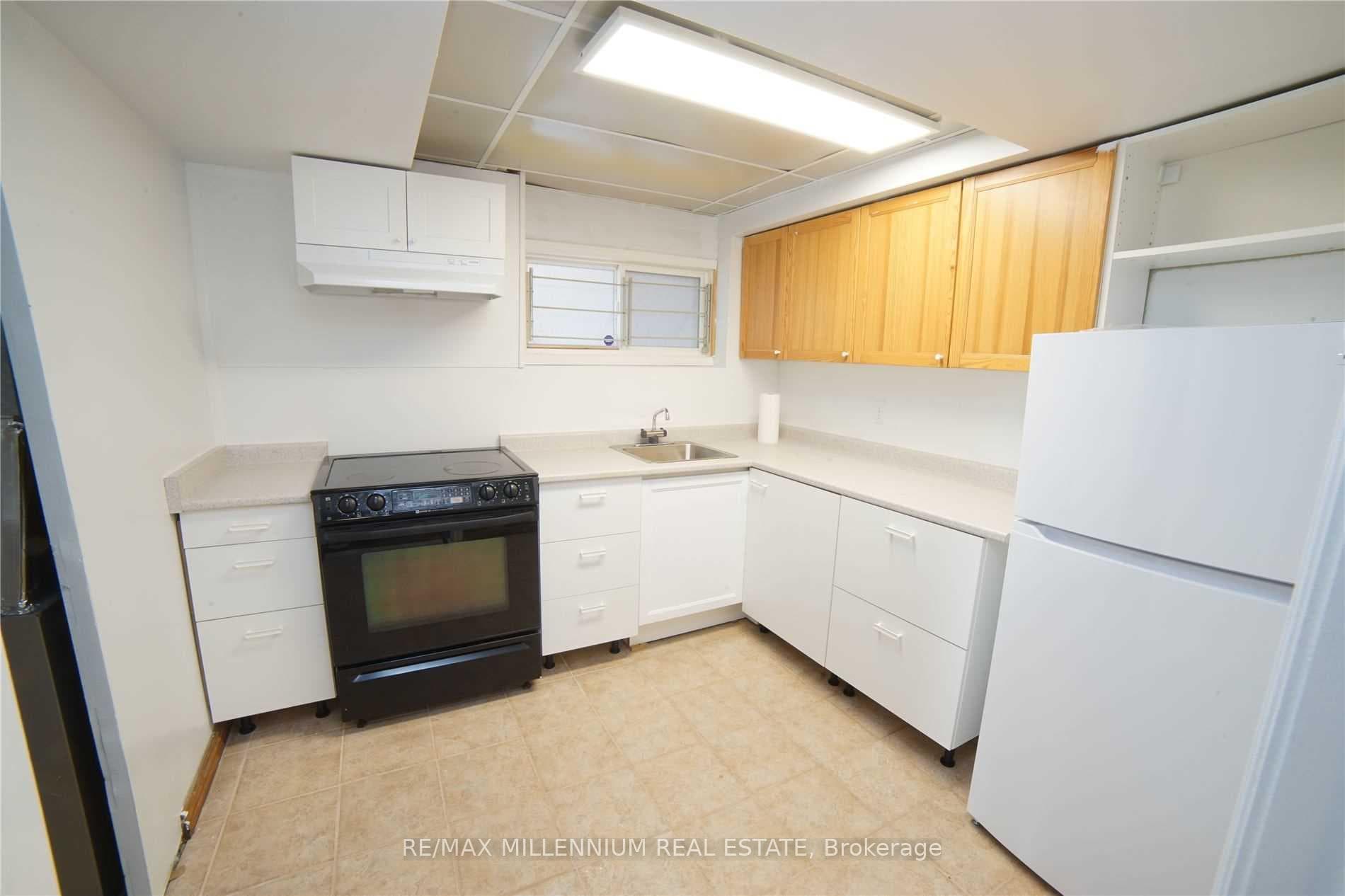 8 Dalzell Avenue - Detached photo 8 of 13 in Brampton, Ontario
