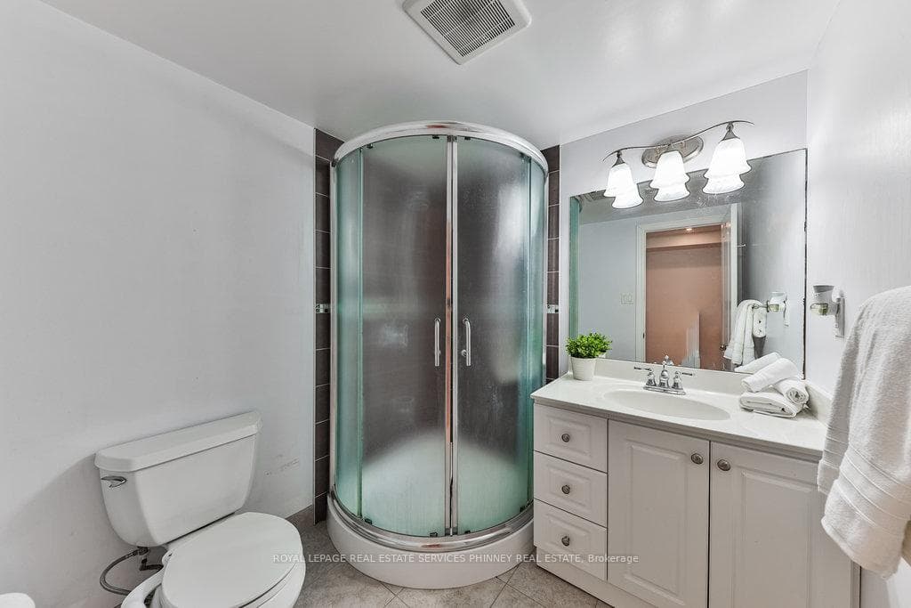 200 Lexington Road - Detached photo 26 of 37 in Oakville, Ontario
