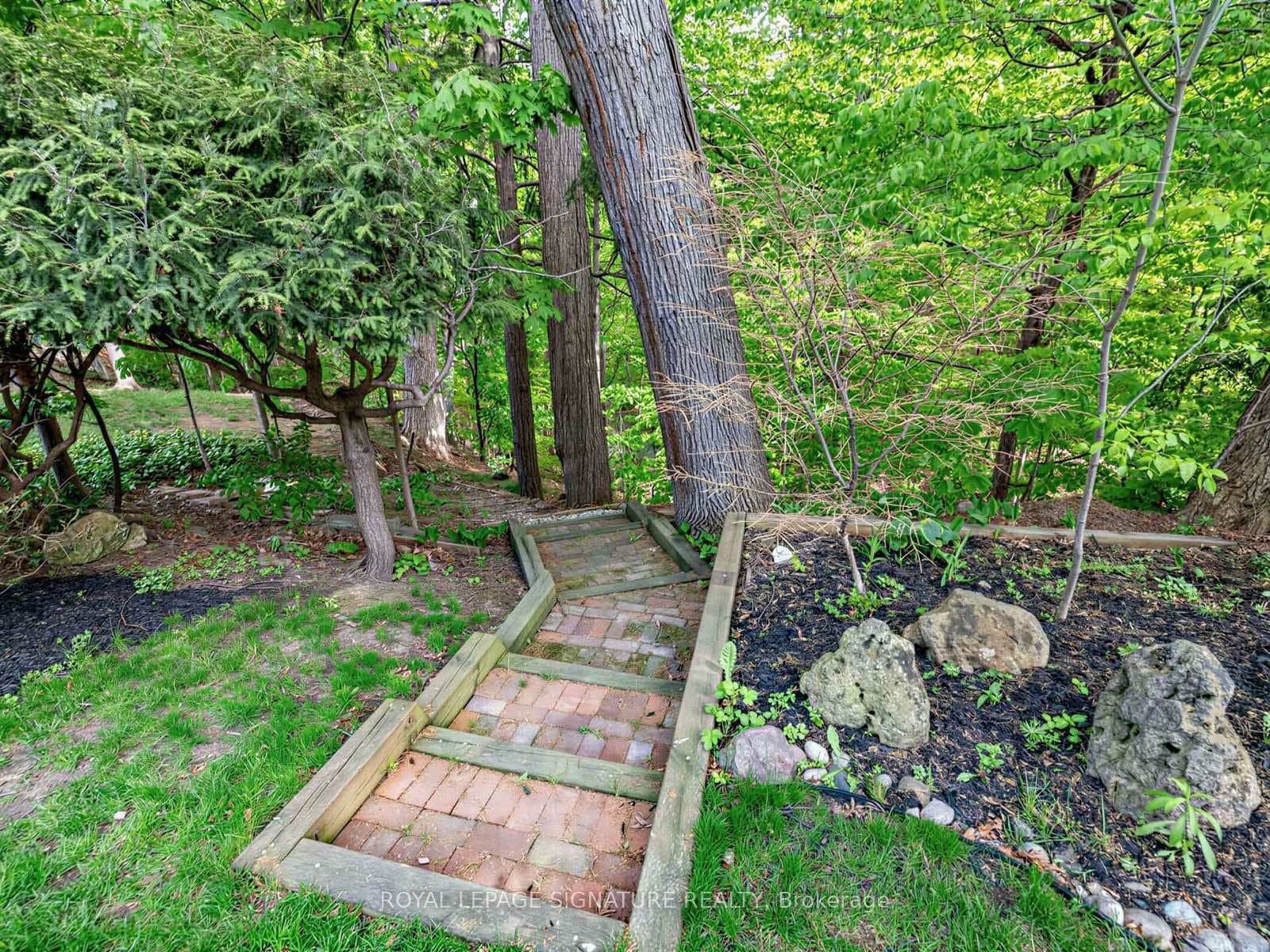 46 Plateau Crescent - Semi-Detached photo 31 of 50 in Don Mills / Parkwoods / Victoria Village, Ontario