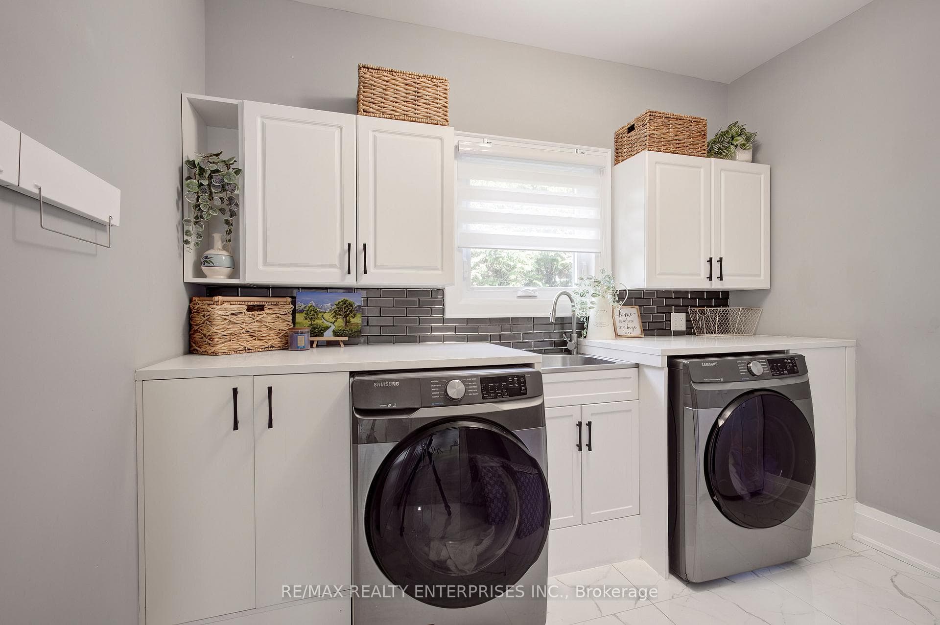 193 Teddington Place - Detached photo 6 of 50 in Burlington, Ontario