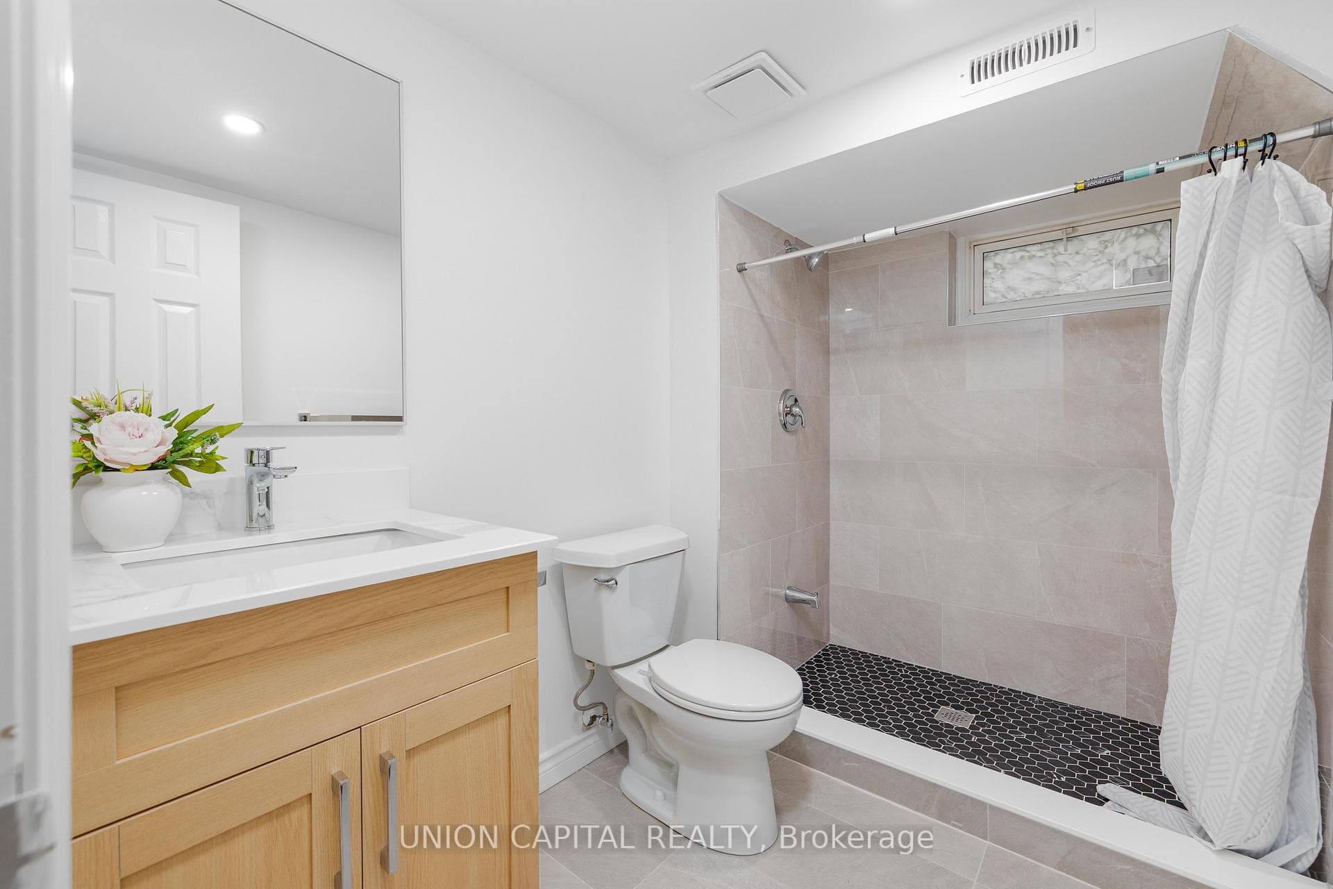34 Lisburn Crescent - Detached photo 15 of 21 in Hillcrest Village / Bayview Village, Ontario