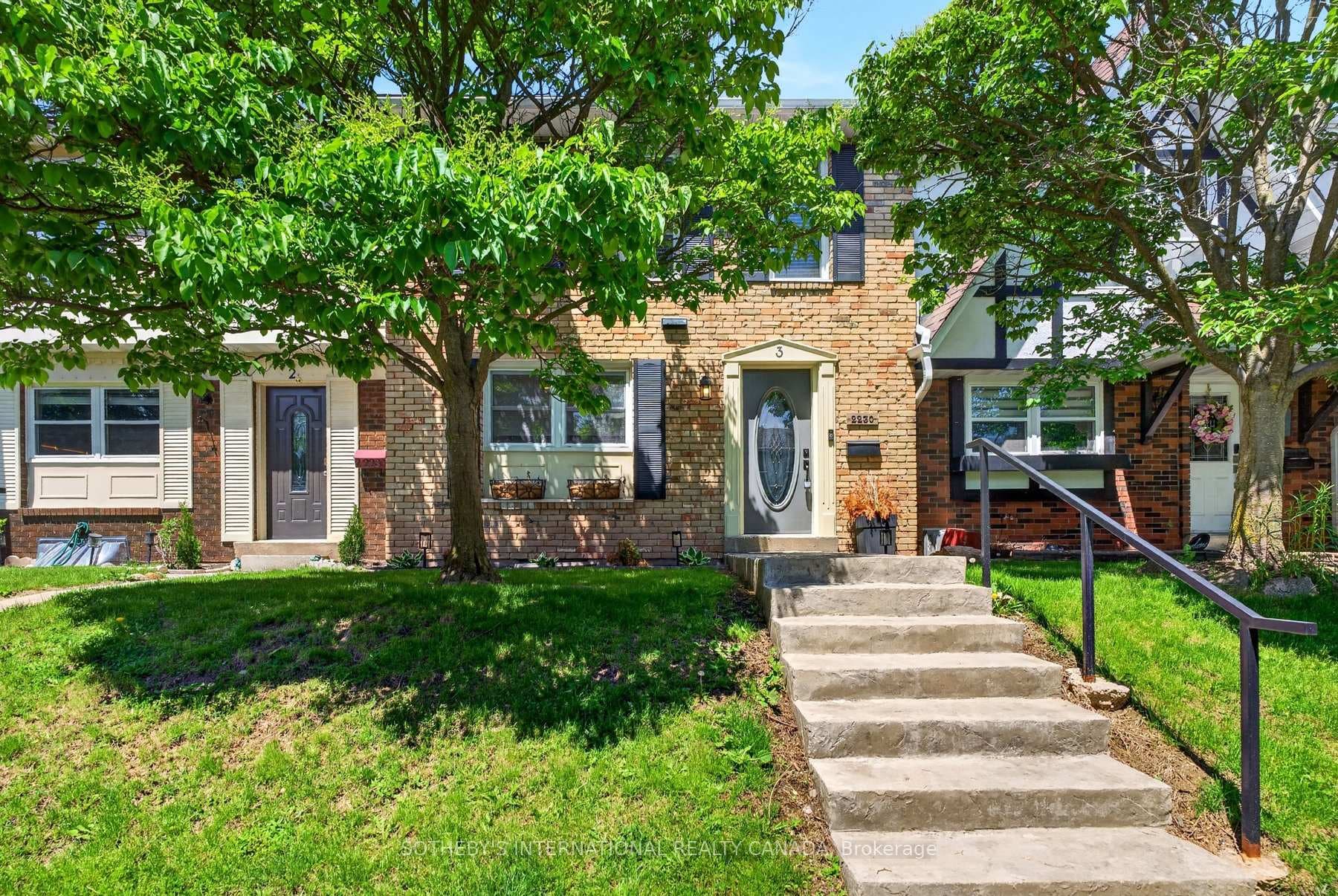 2230 Upper Middle Road Unit 3 - Condo photo 1 of 29 in Burlington, Ontario