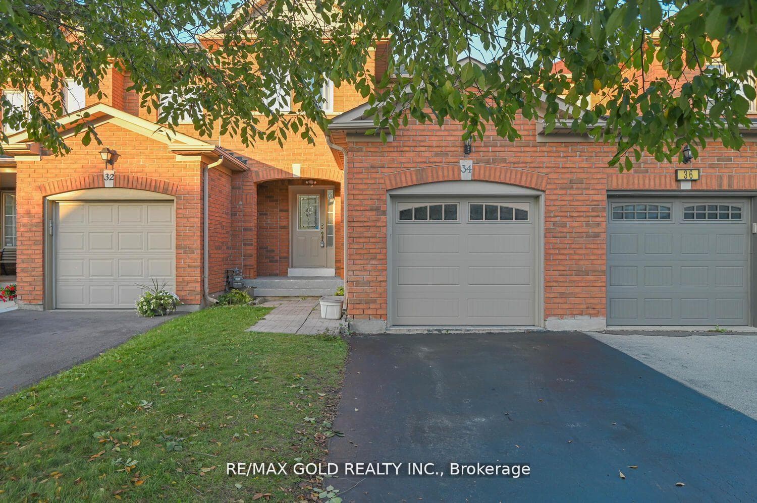 34 Earth Star Trail - Townhouse photo 3 of 50 in Brampton, Ontario