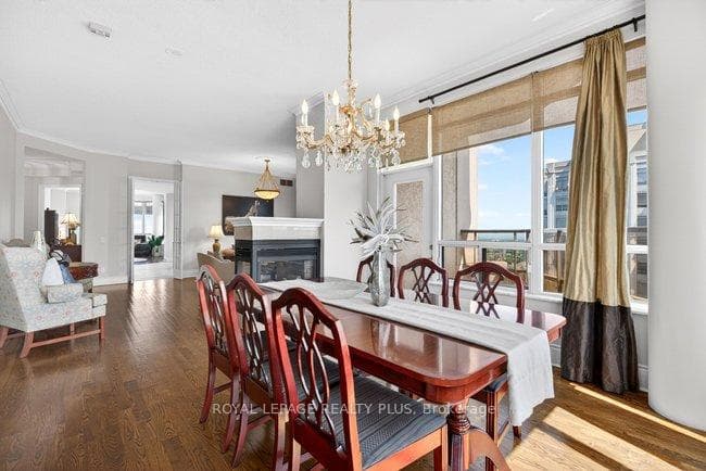 35 Kingsbridge Garden Circle Unit TPH4 - Condo photo 10 of 50 in Mississauga, Ontario