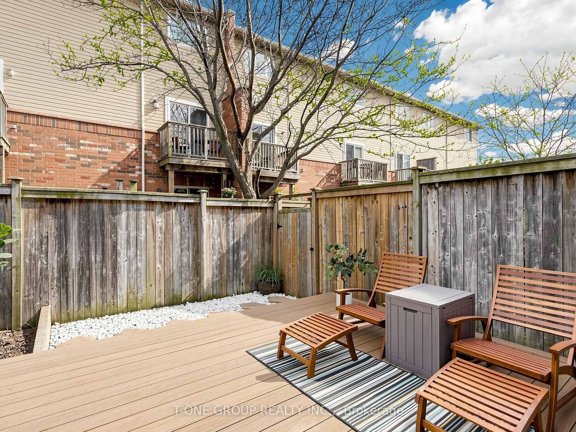 685 Rowley Common - Townhouse photo 40 of 43 in Burlington, Ontario